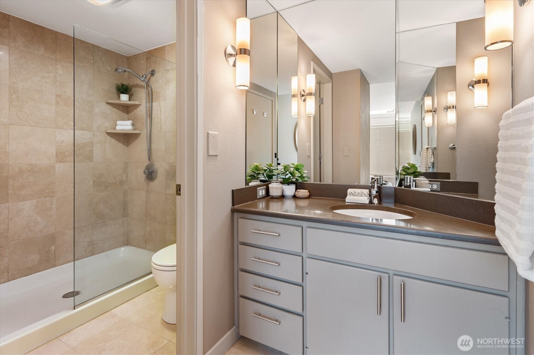property viewer photo 22