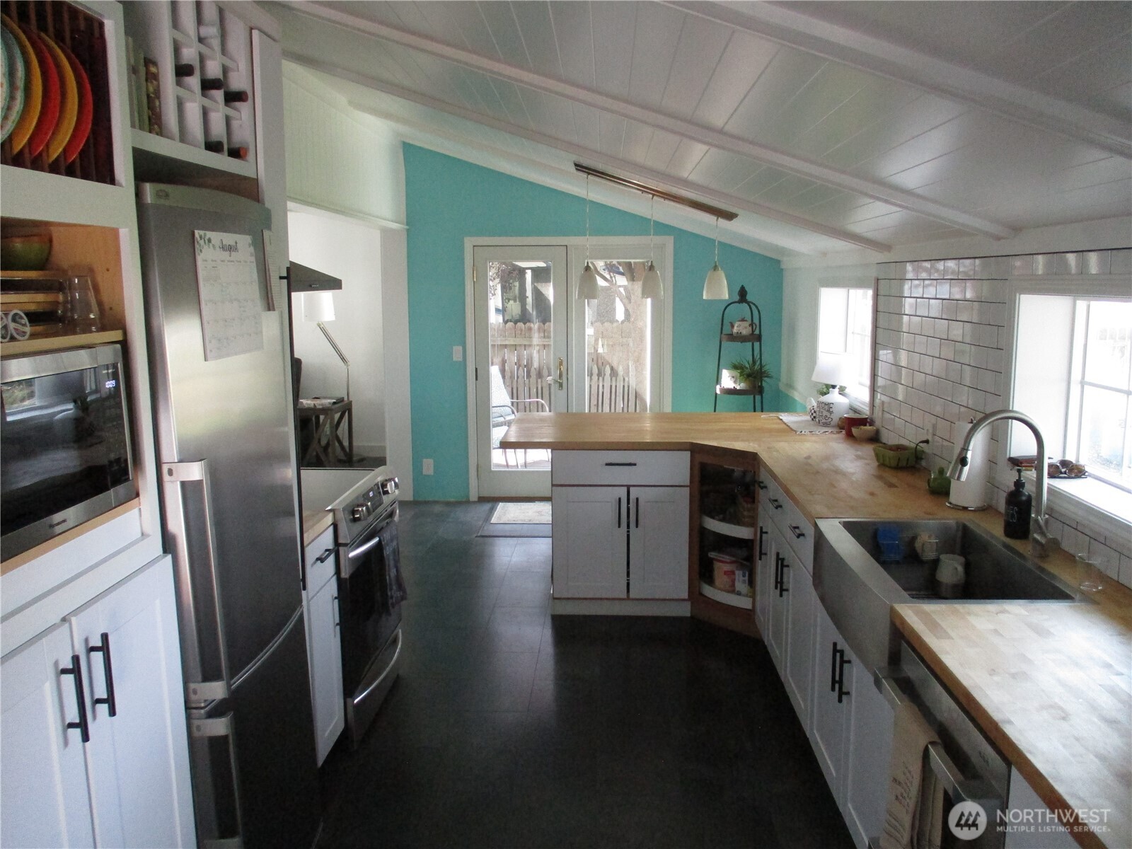 main property photo 8
