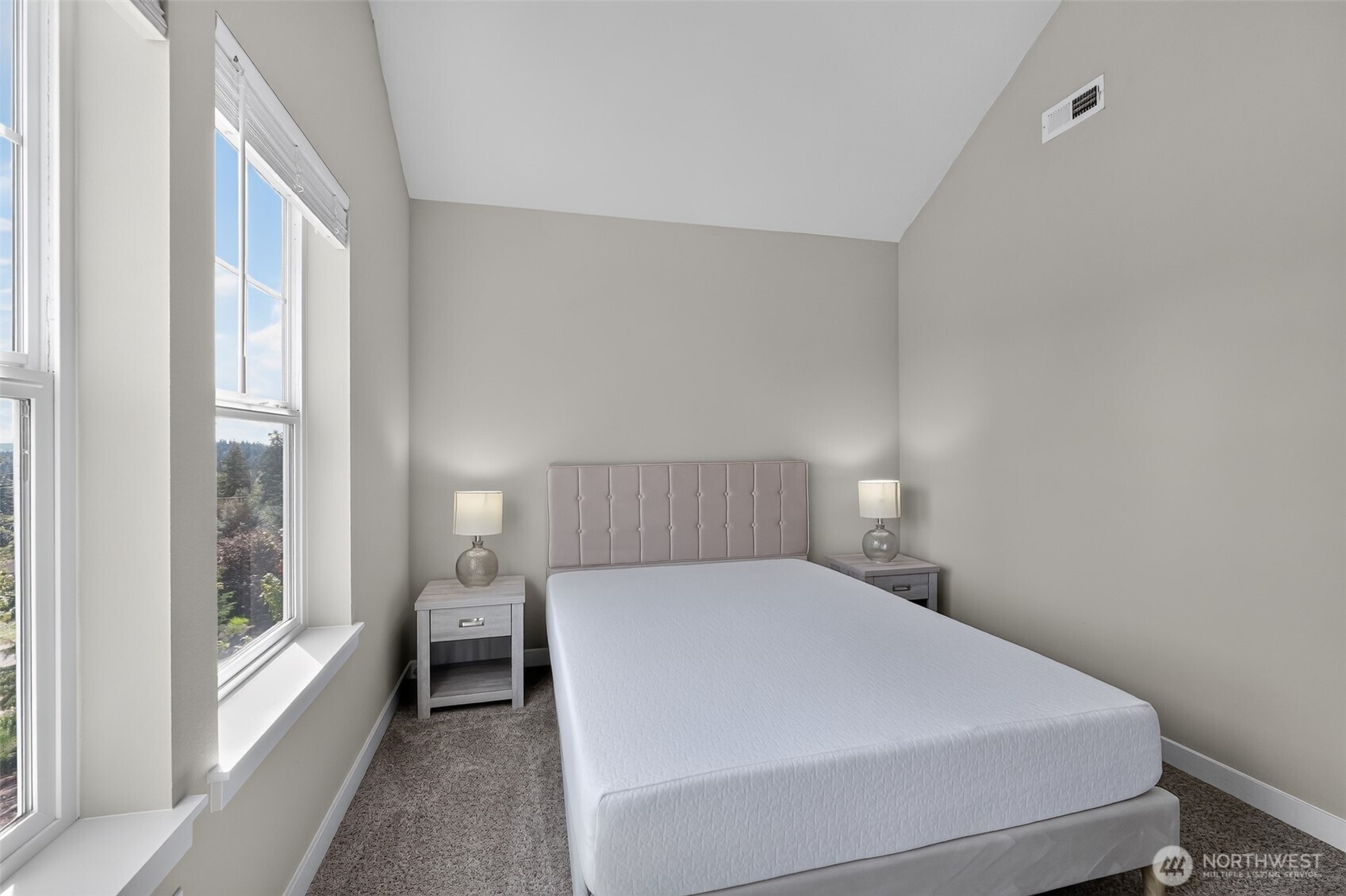 property viewer photo 10
