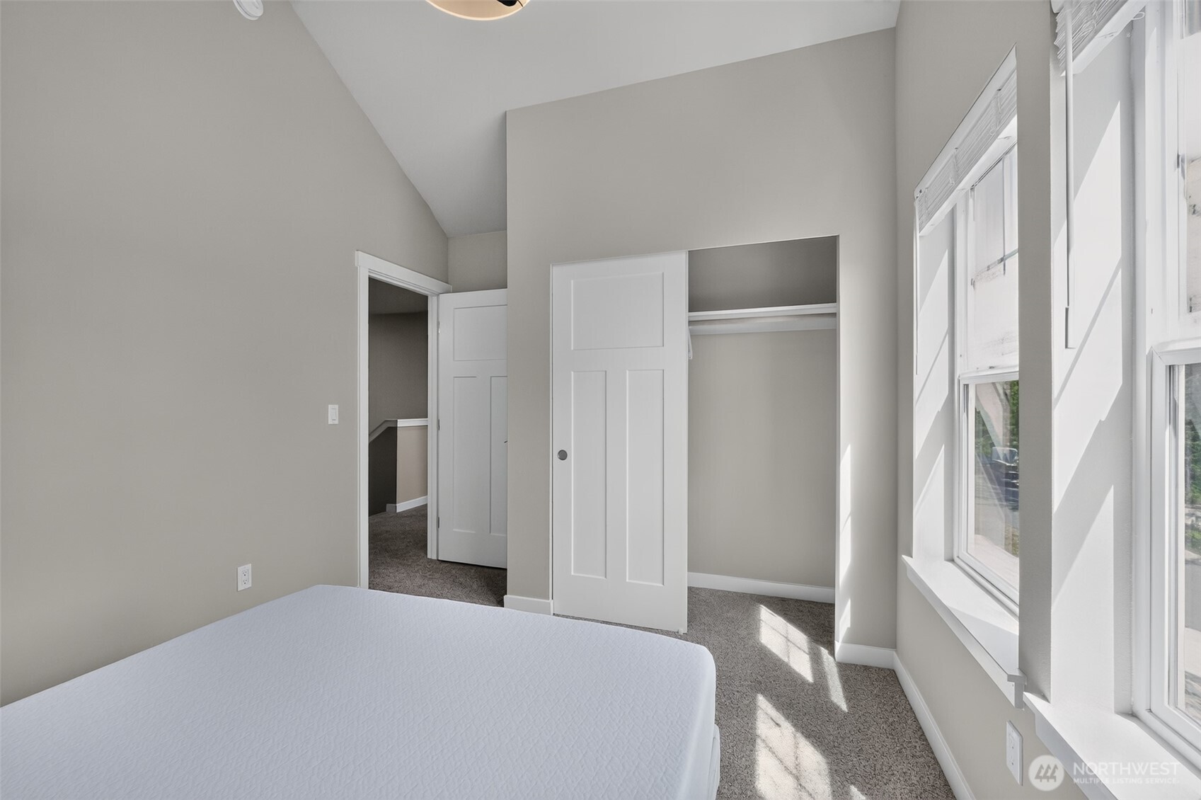 property viewer photo 11