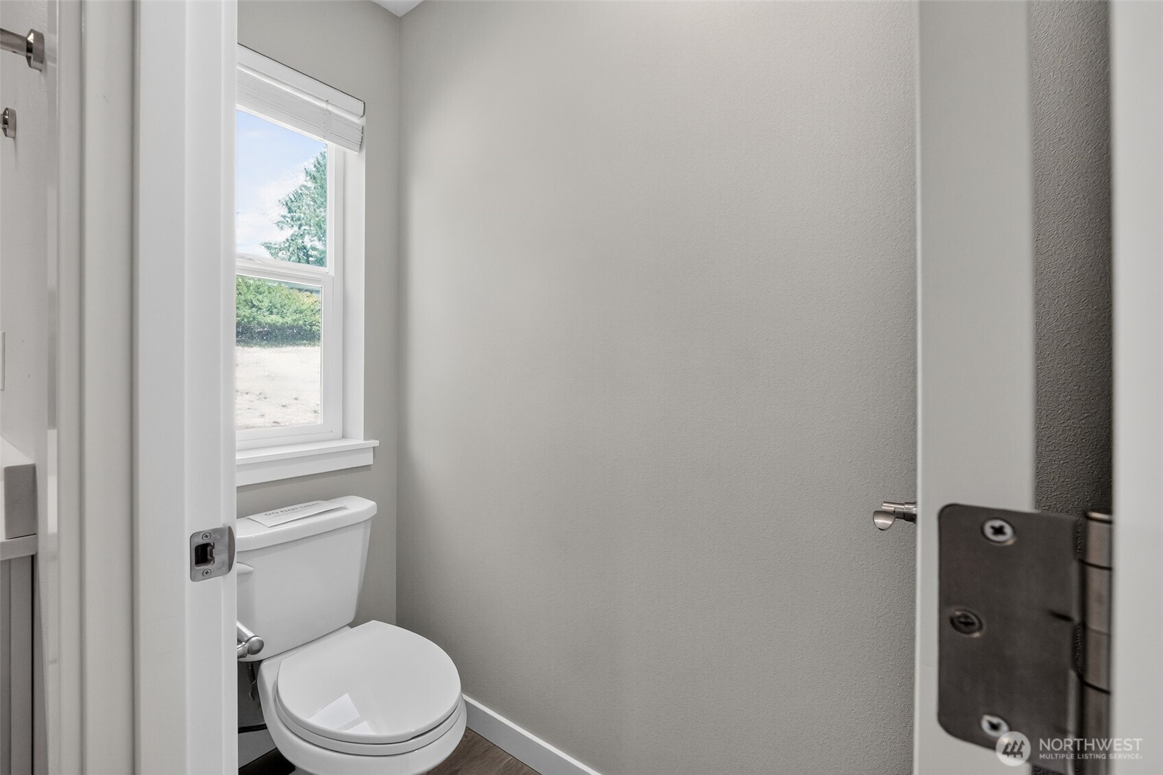 property viewer photo 12