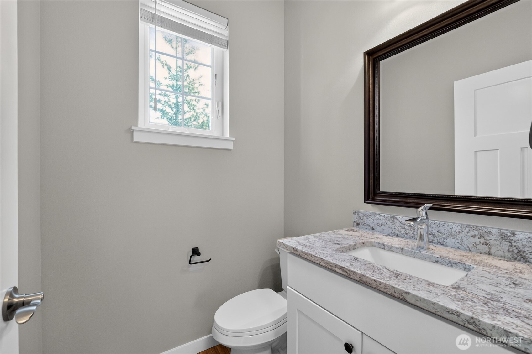 property viewer photo 13
