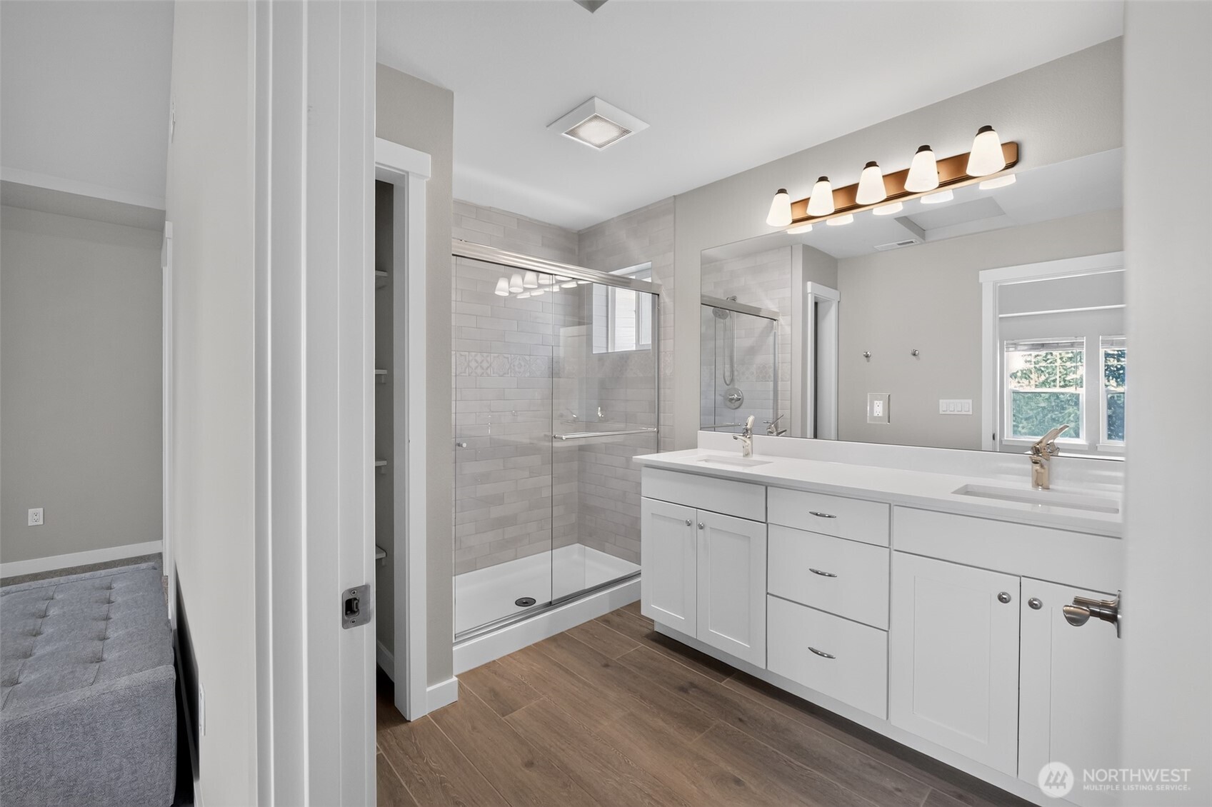 property viewer photo 18