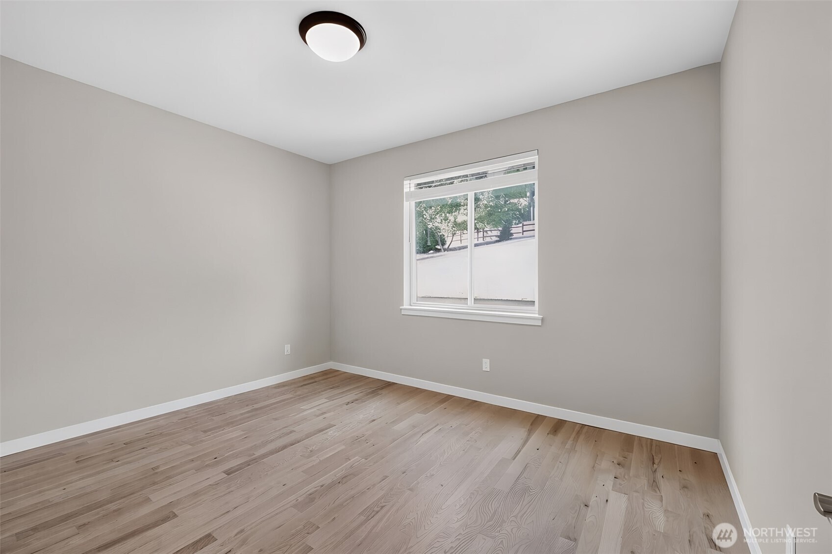 property viewer photo 28