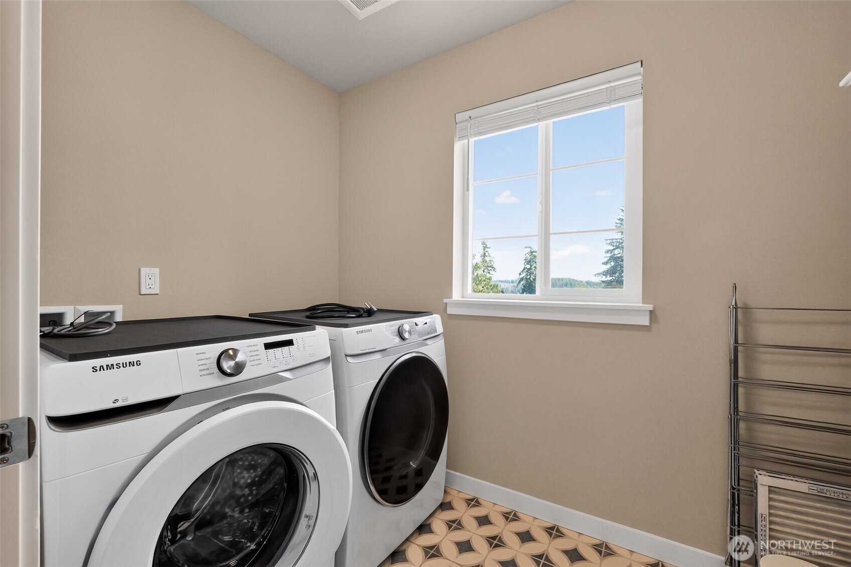 property viewer photo 32