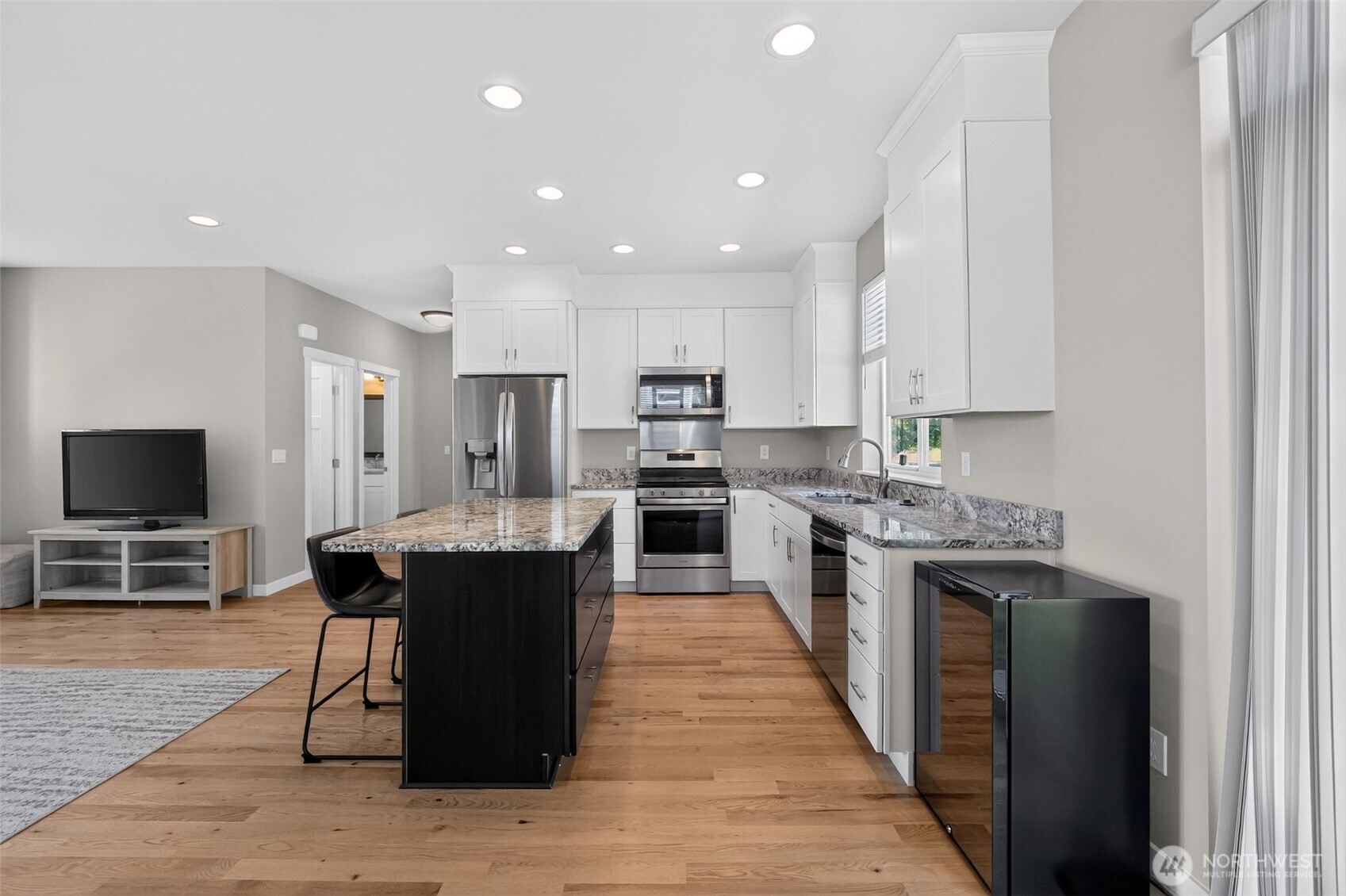 property viewer photo 8
