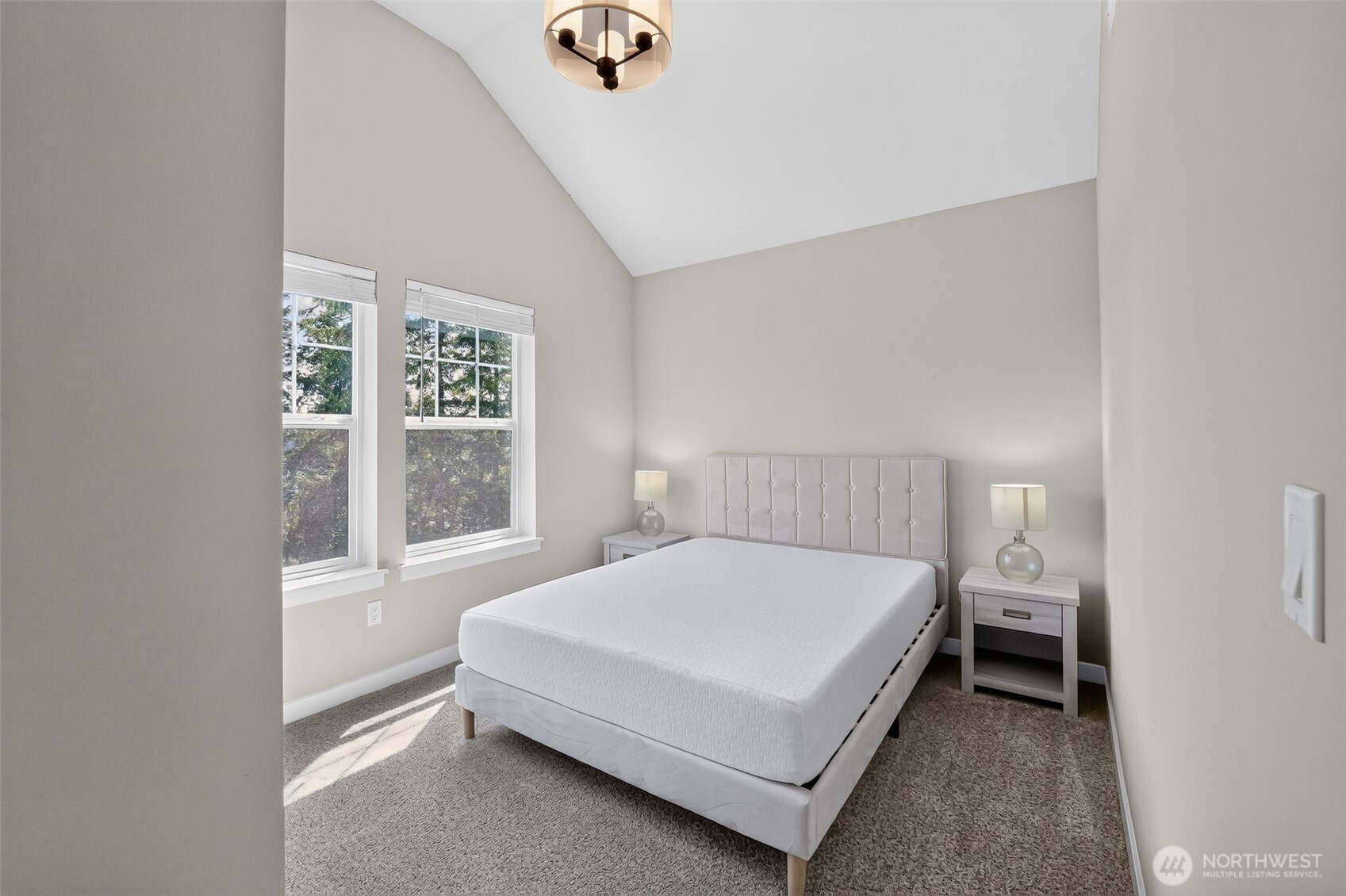 property viewer photo 9