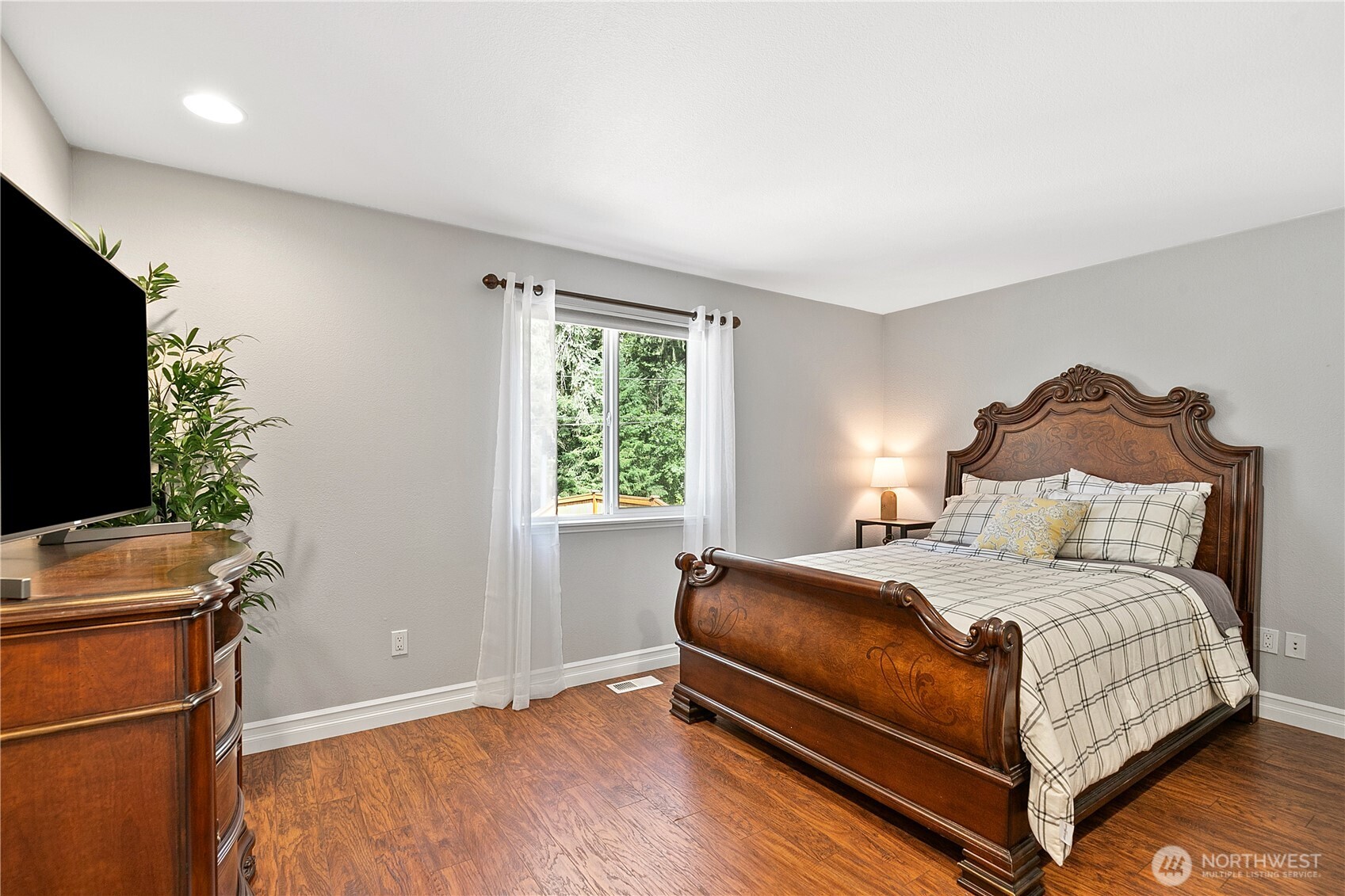property viewer photo 16