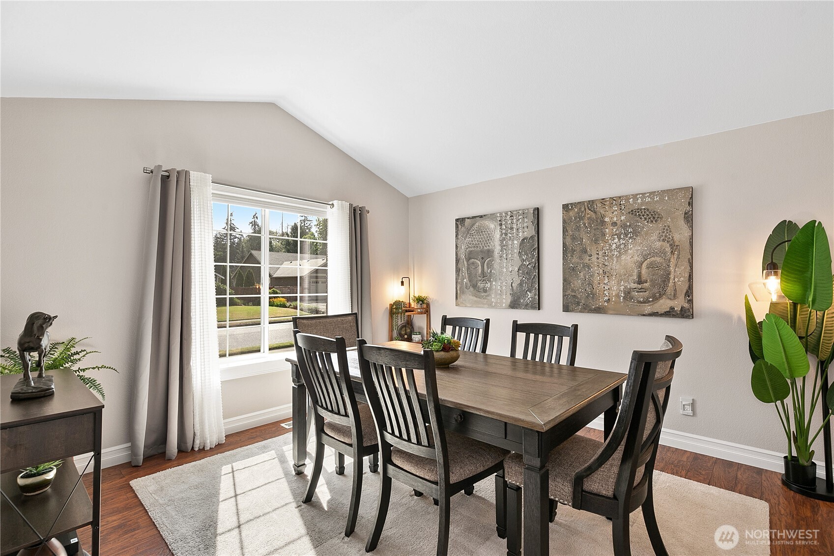 property viewer photo 2