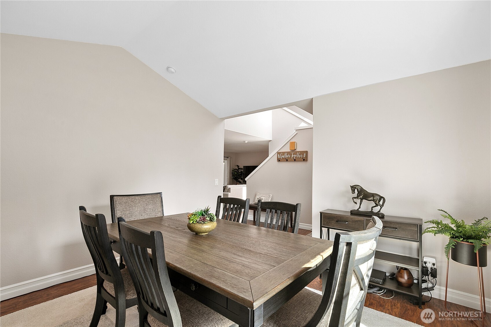 property viewer photo 3