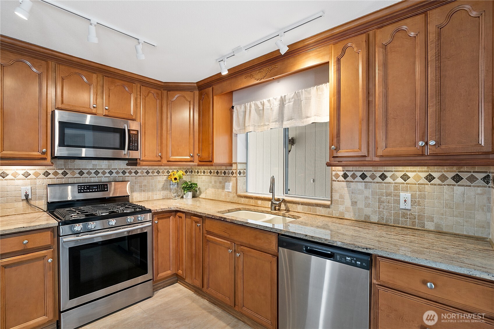 property viewer photo 5