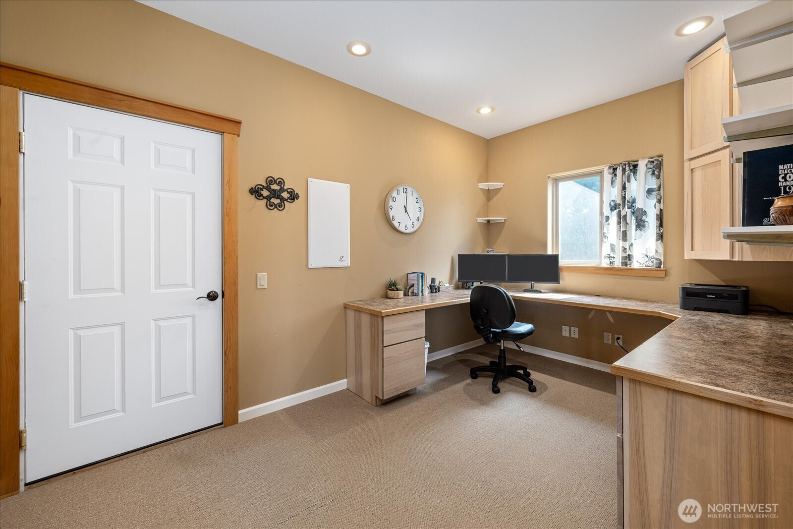 main property photo 17