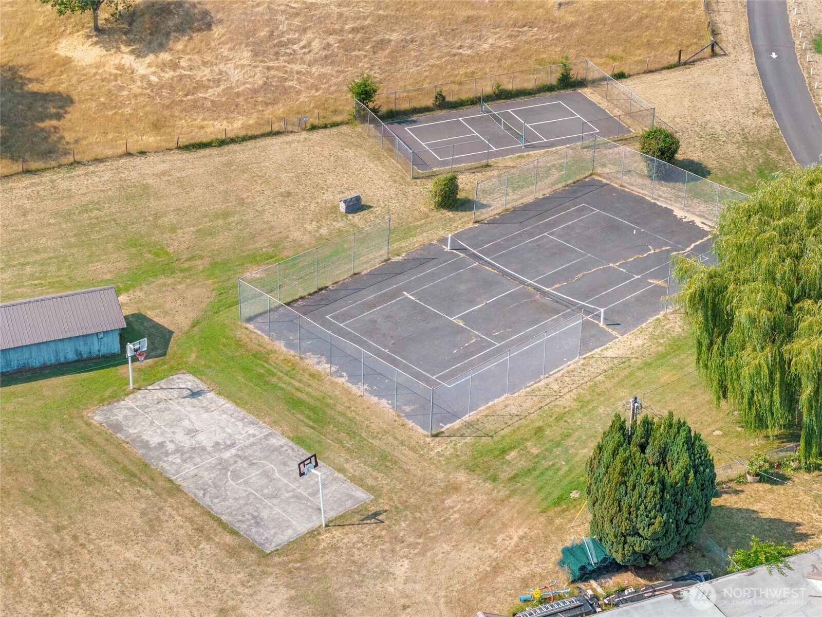 main property photo 30
