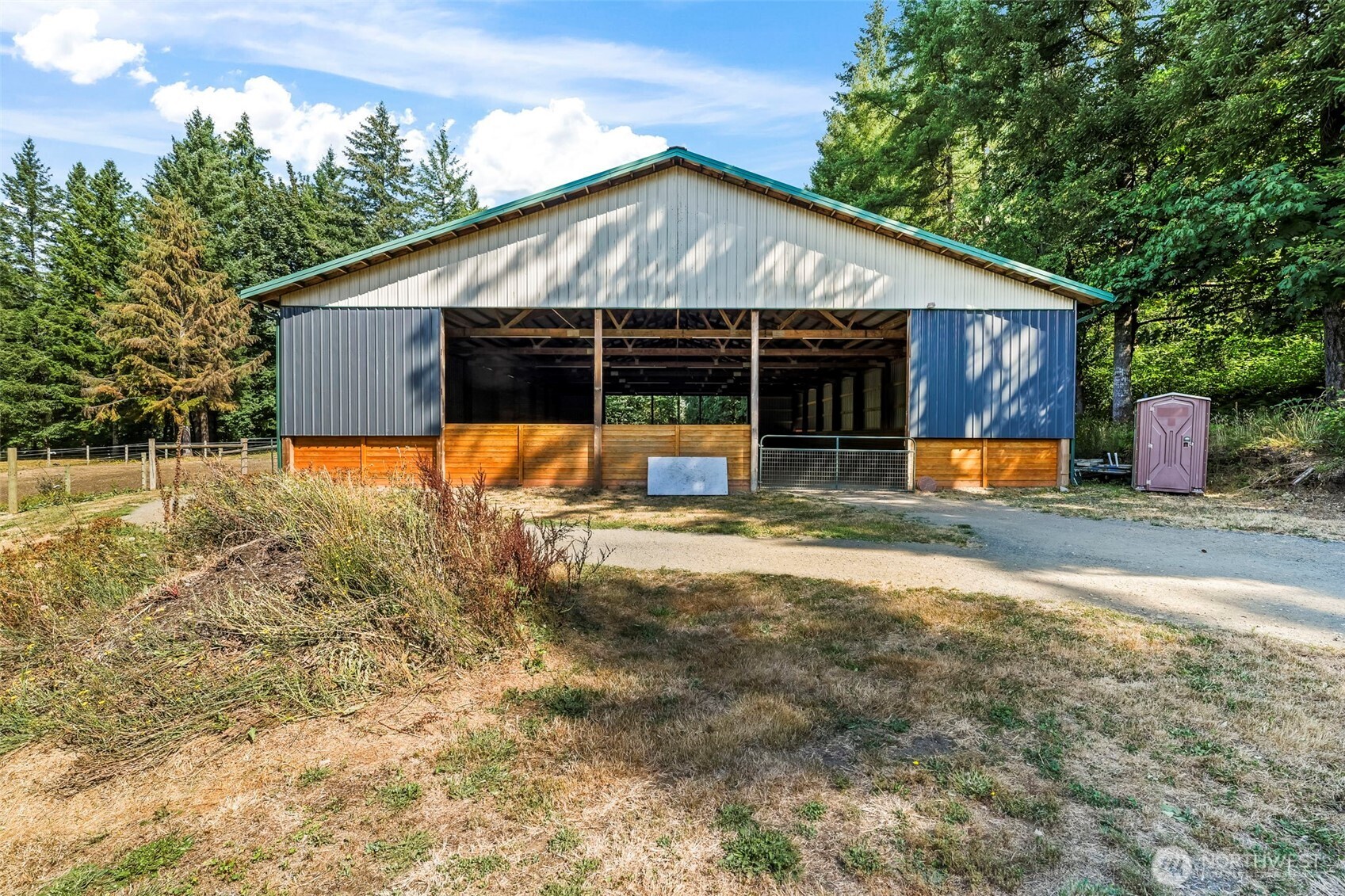 main property photo 30