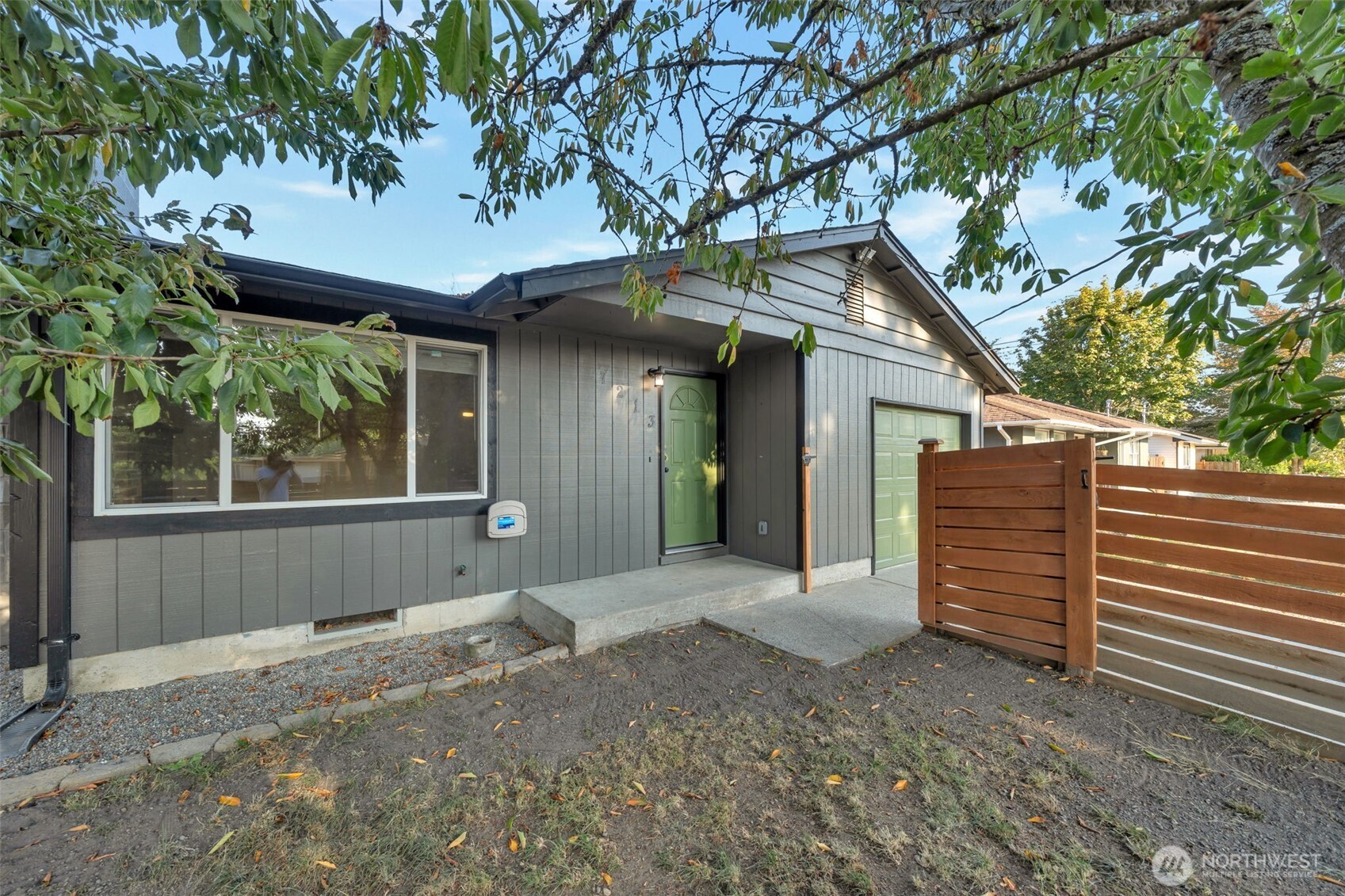 property viewer photo 4