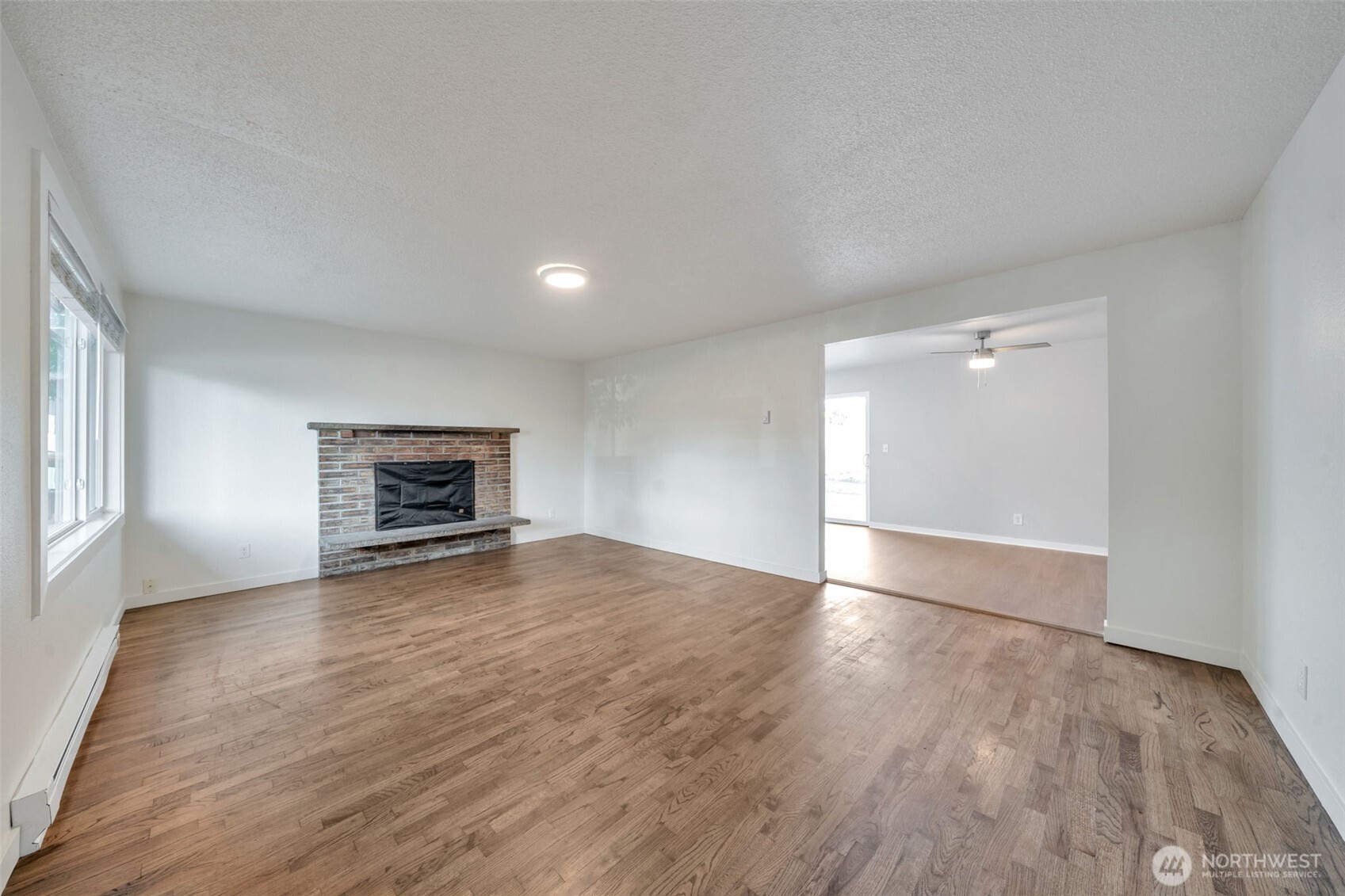 property viewer photo 5