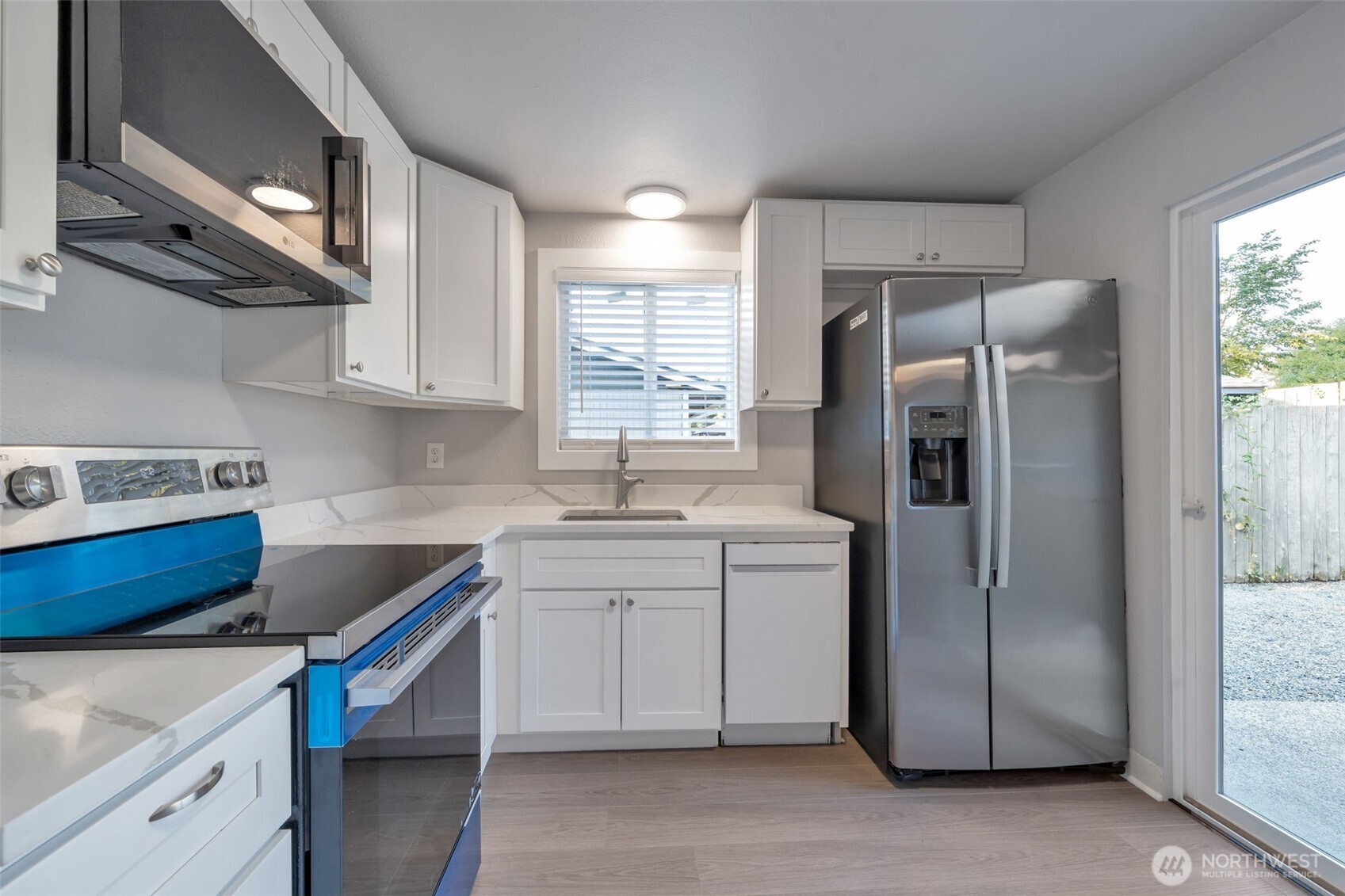 property viewer photo 8