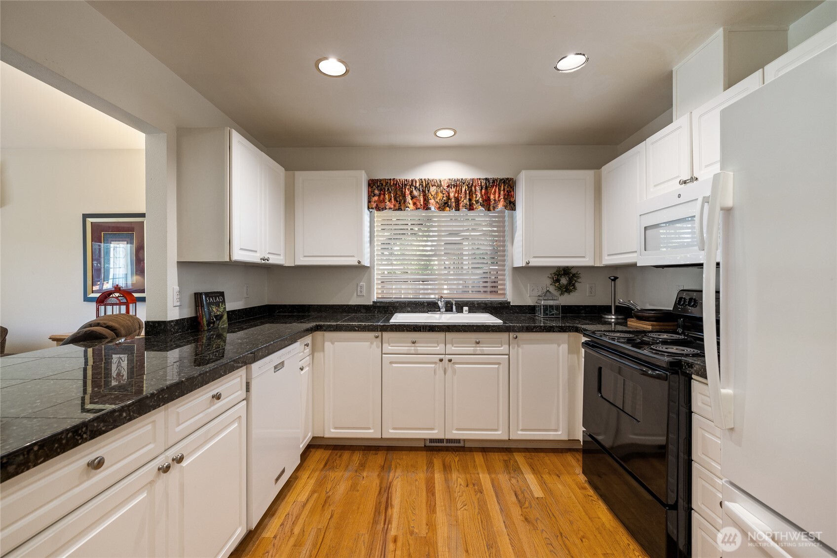 property viewer photo 16