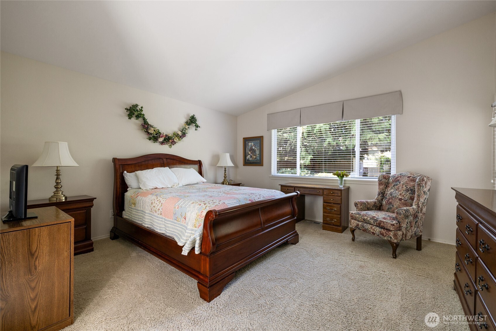 property viewer photo 27