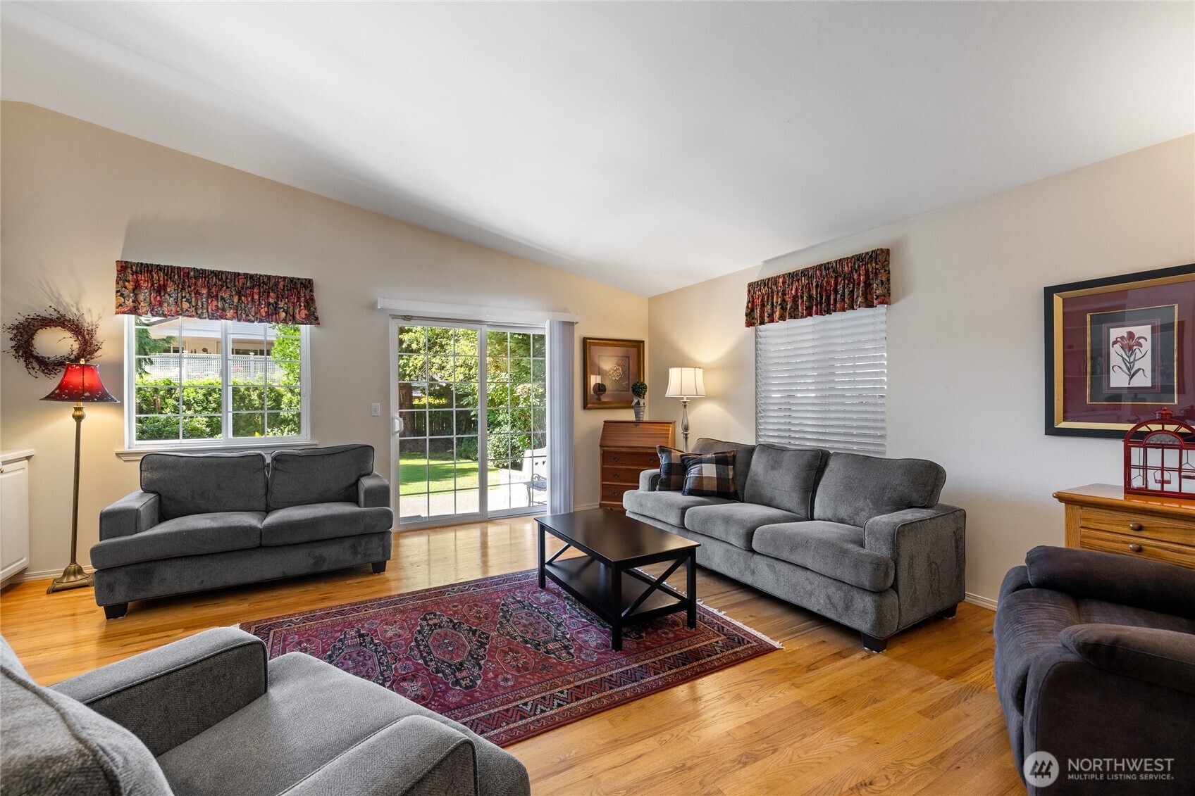 property viewer photo 9