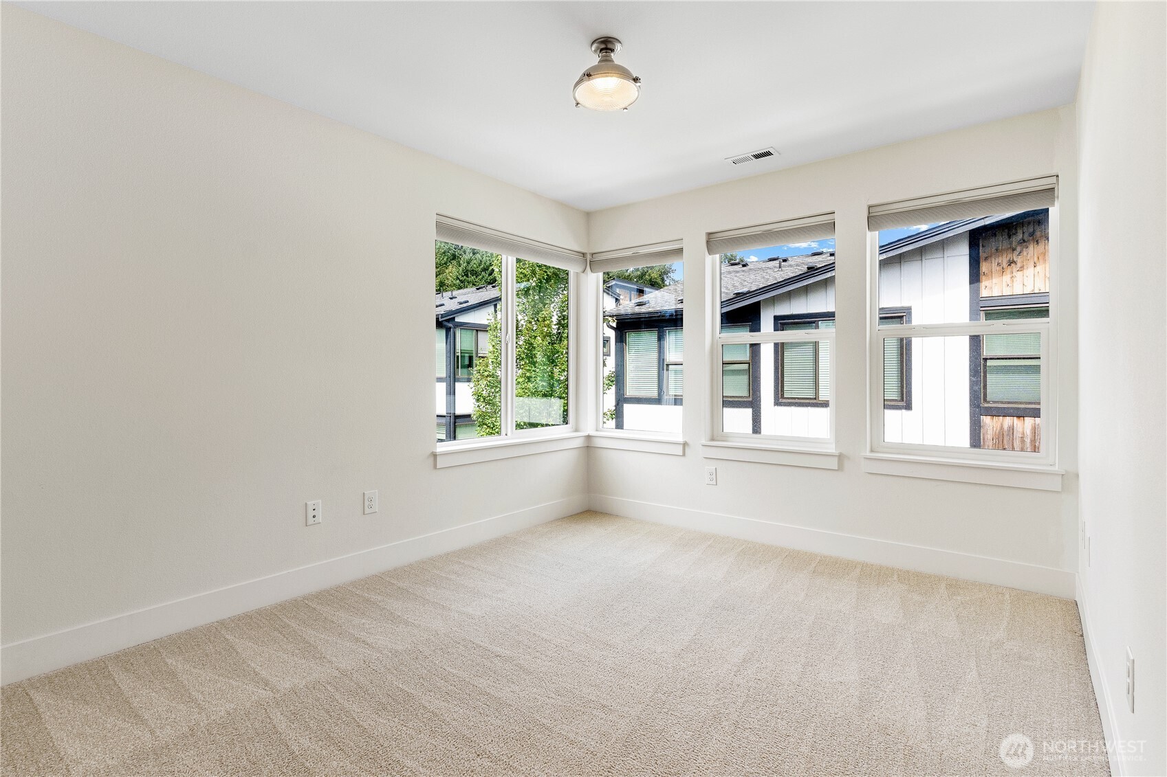 property viewer photo 18