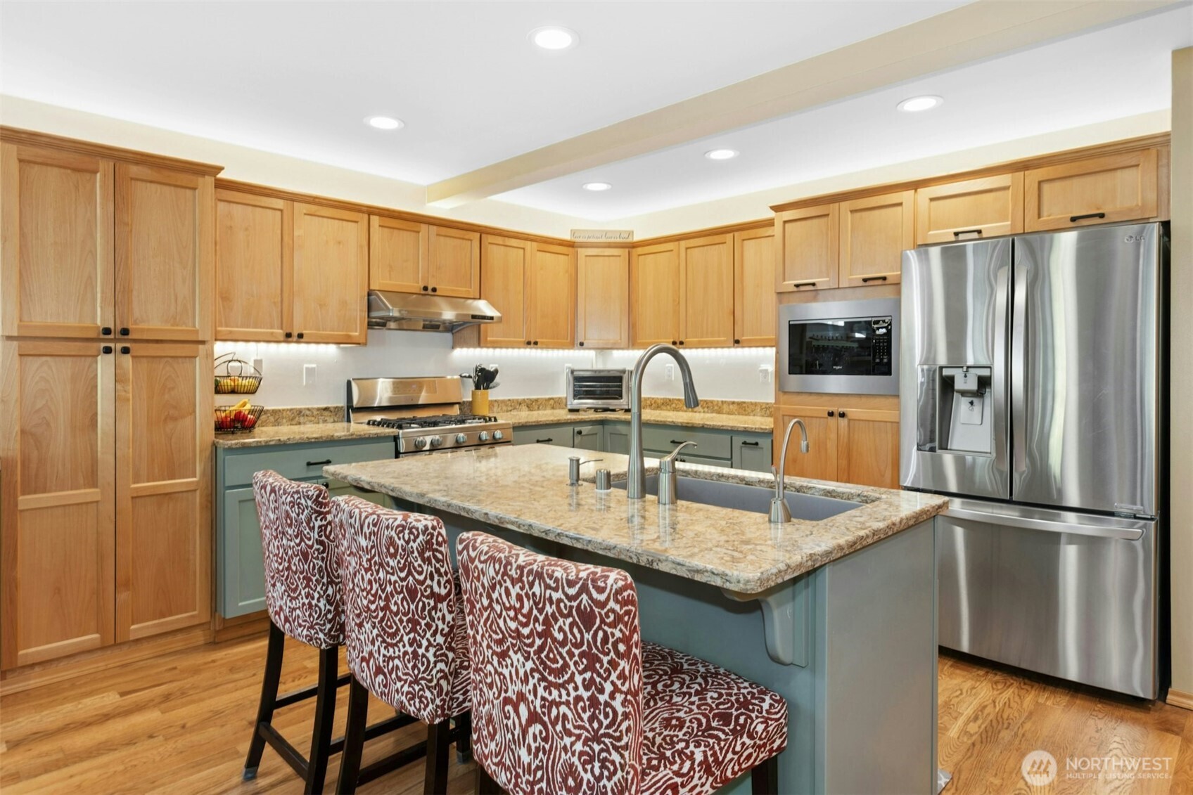main property photo 12