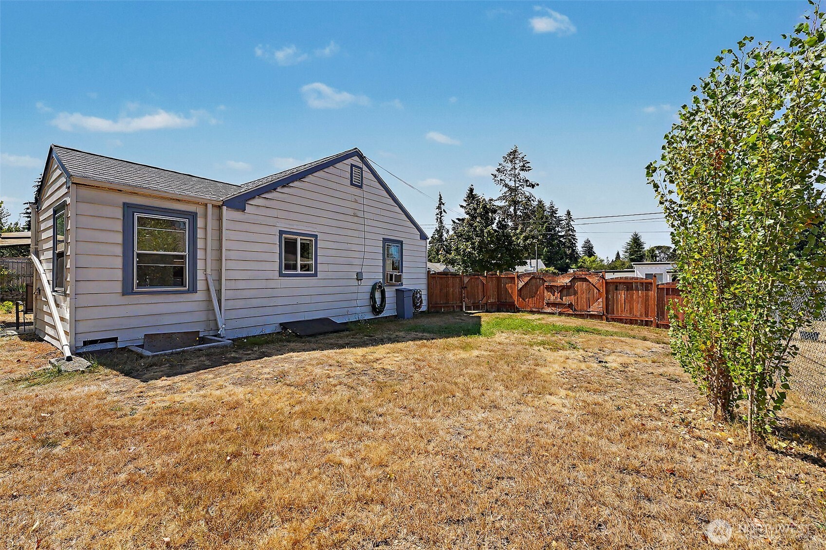 property viewer photo 18