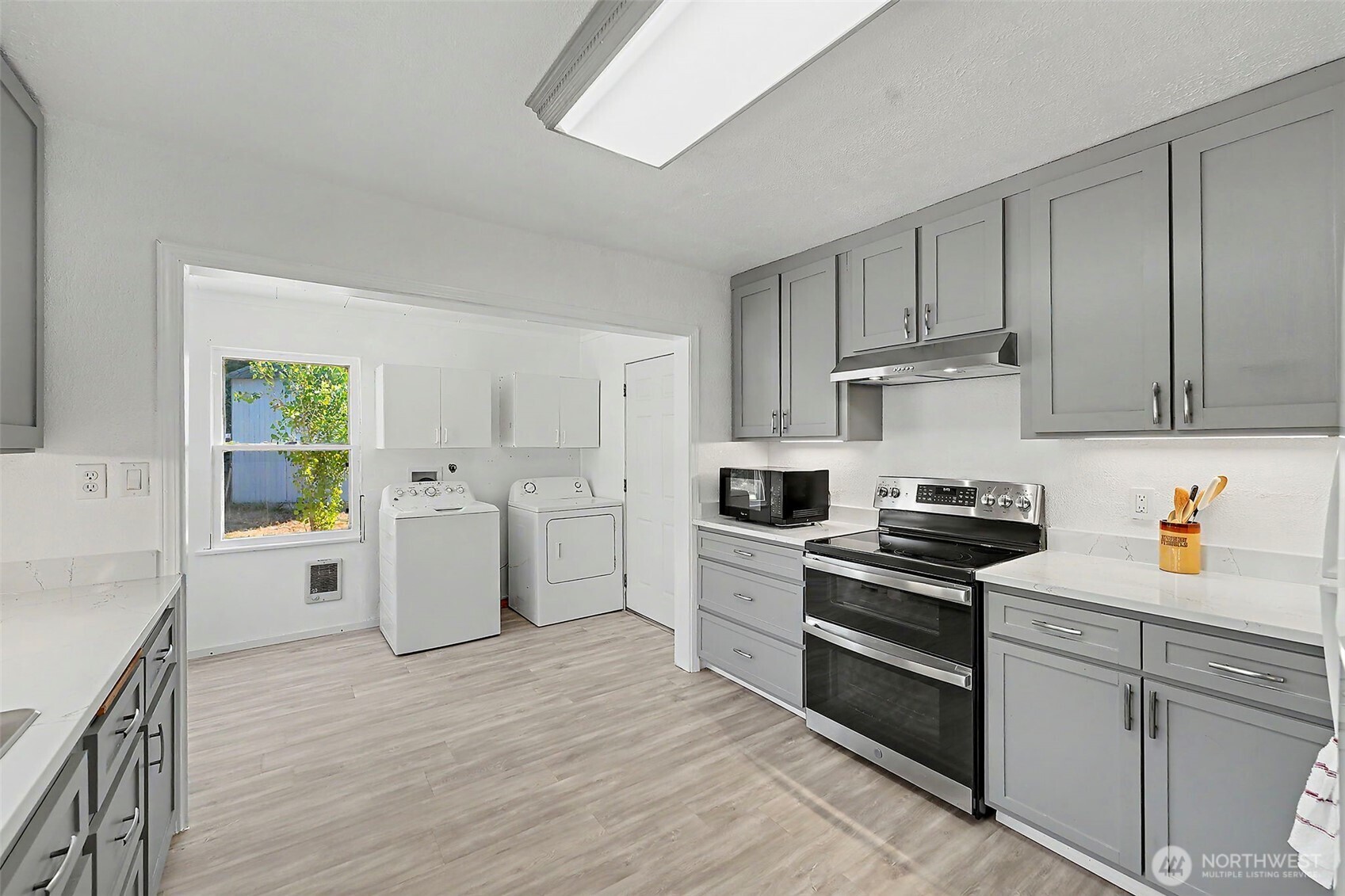 property viewer photo 3