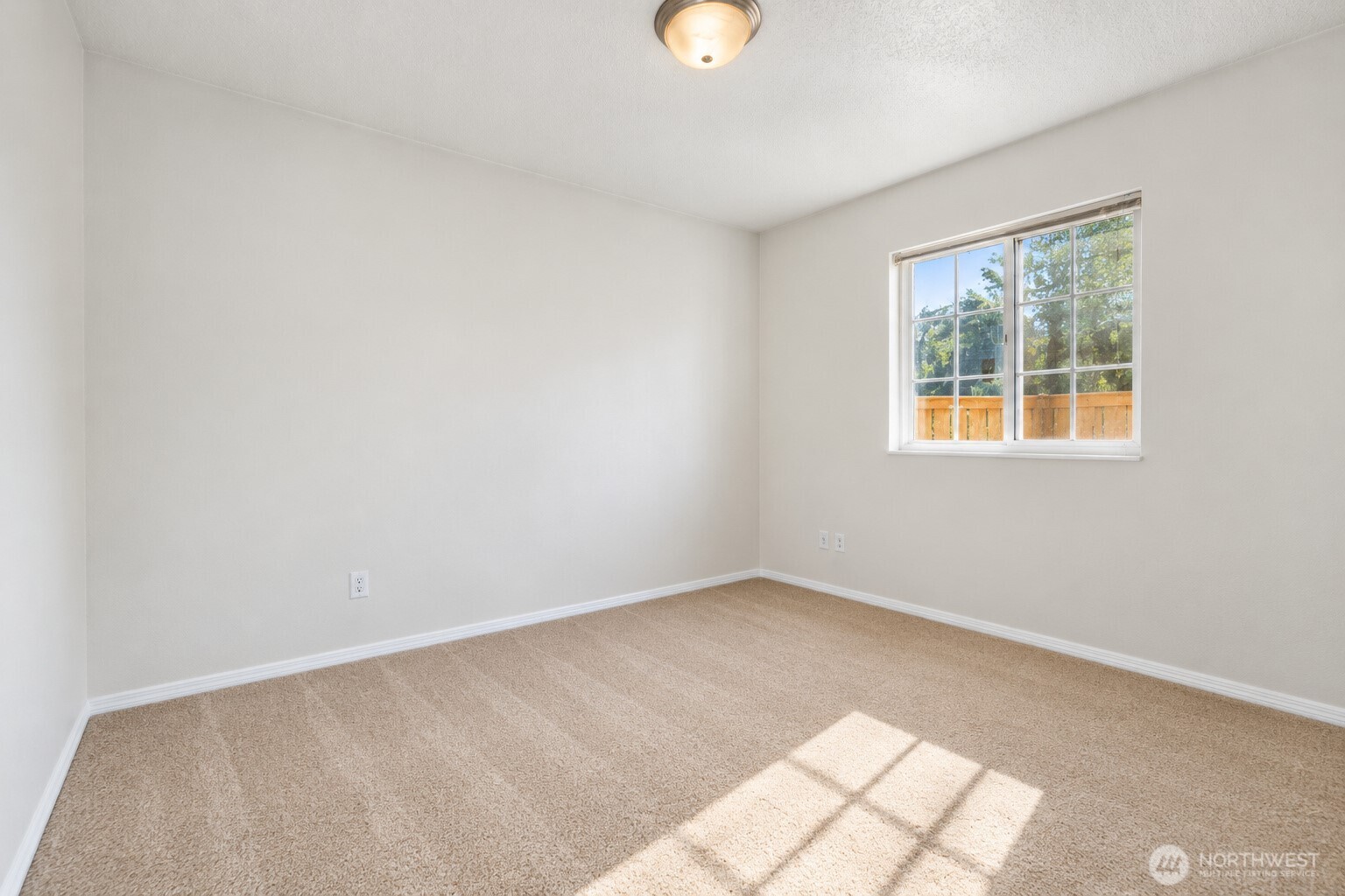 property viewer photo 18