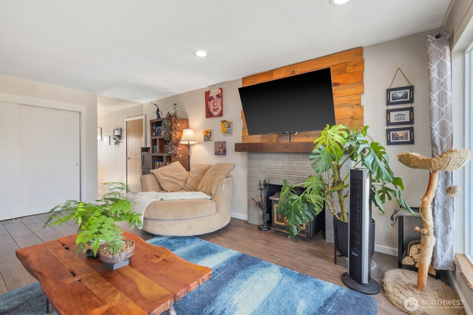 property viewer photo 2