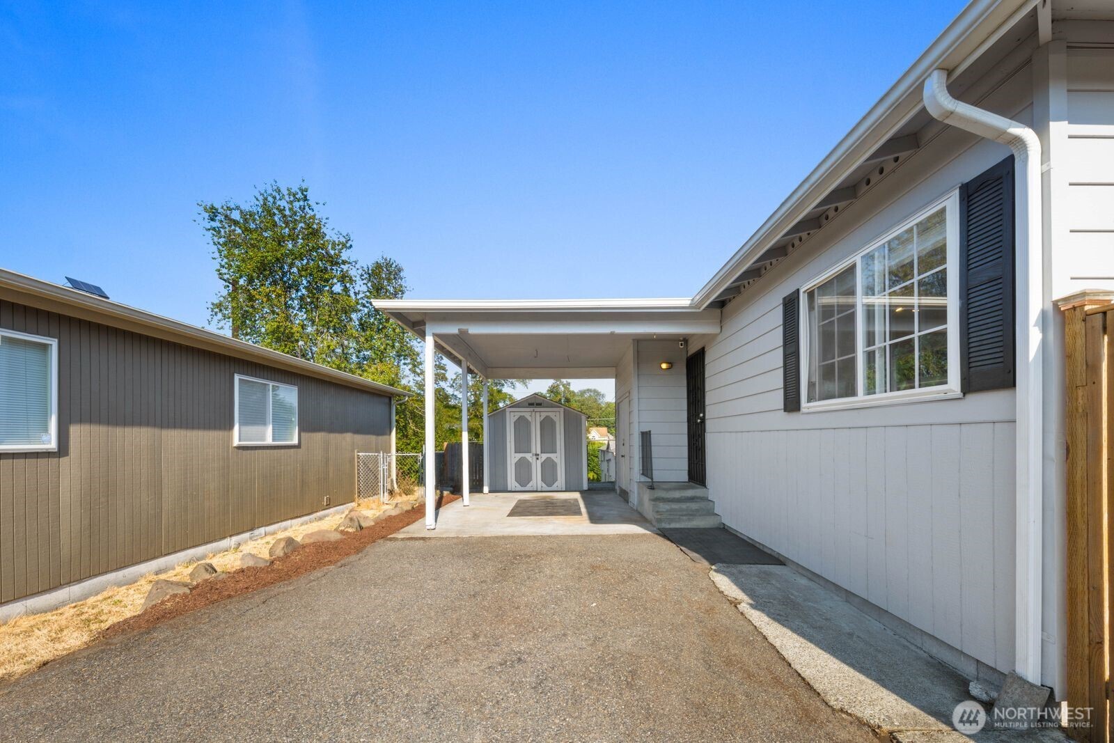 property viewer photo 25