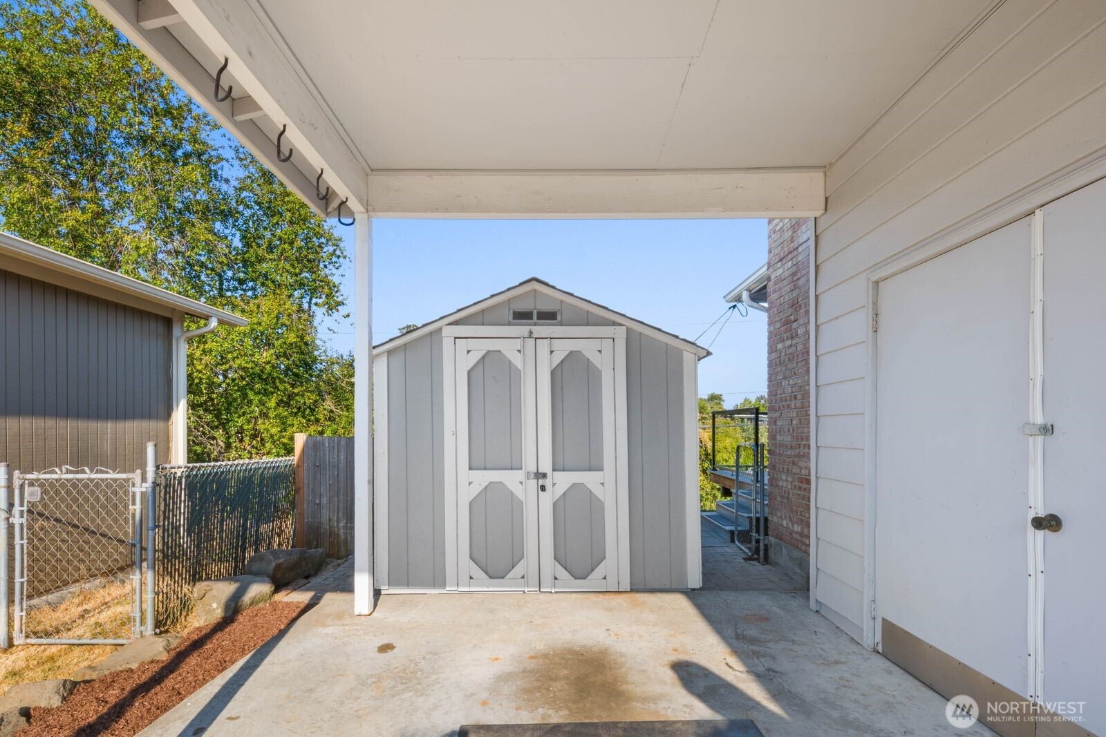 property viewer photo 26