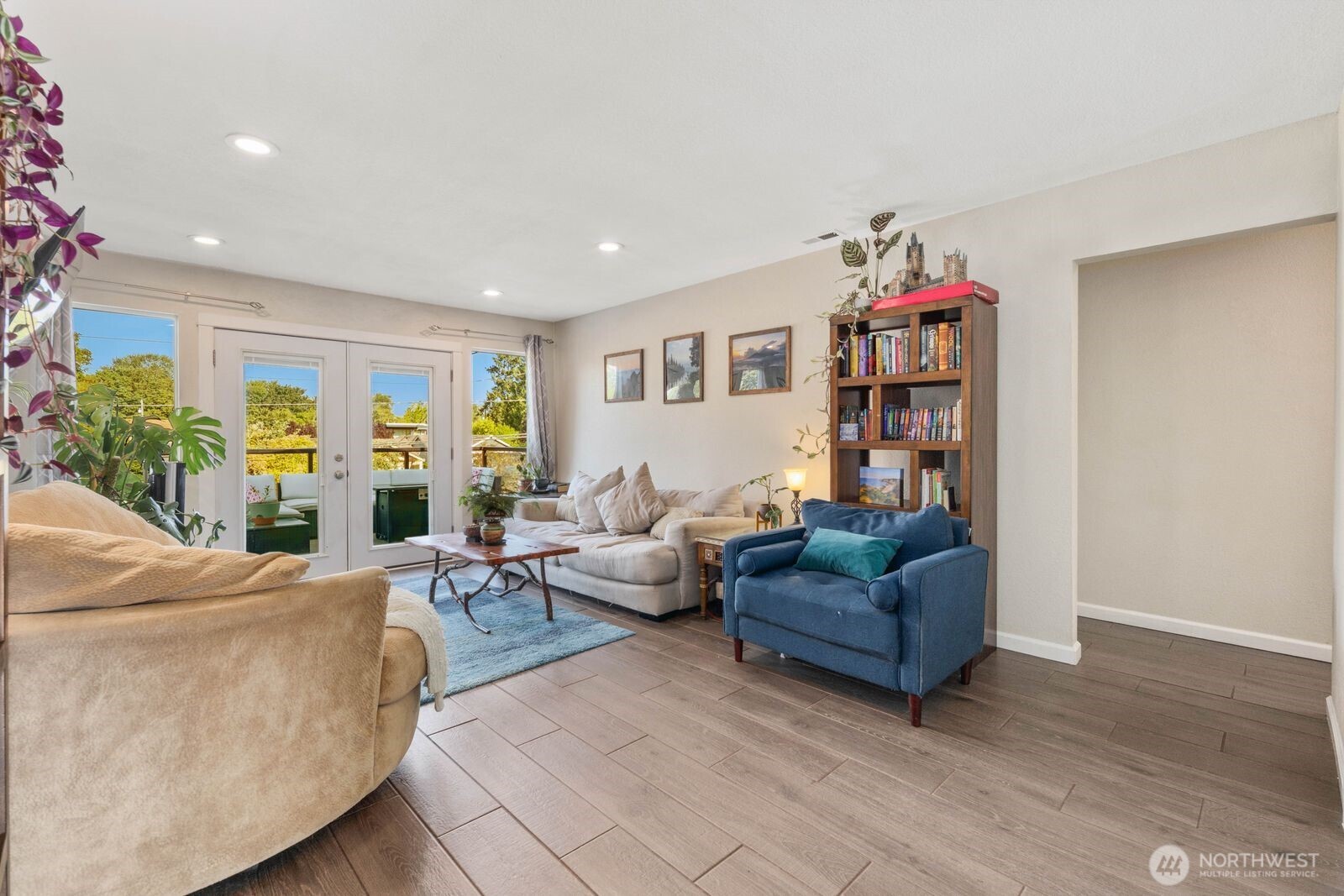 property viewer photo 3