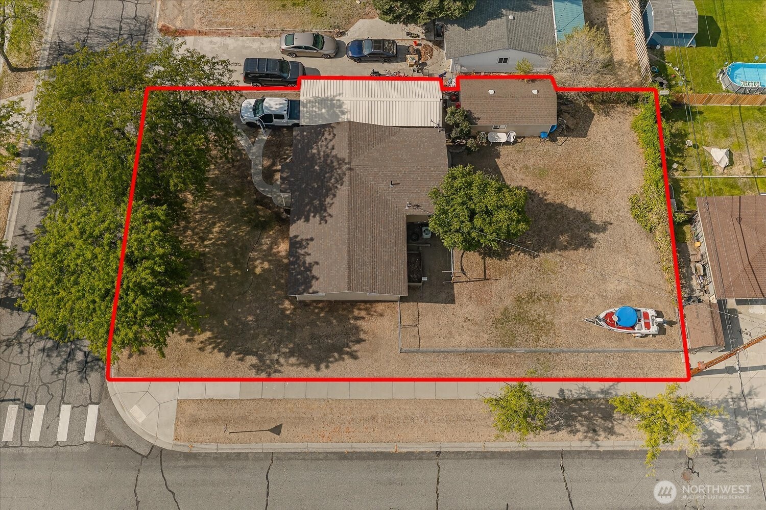 main property photo 23