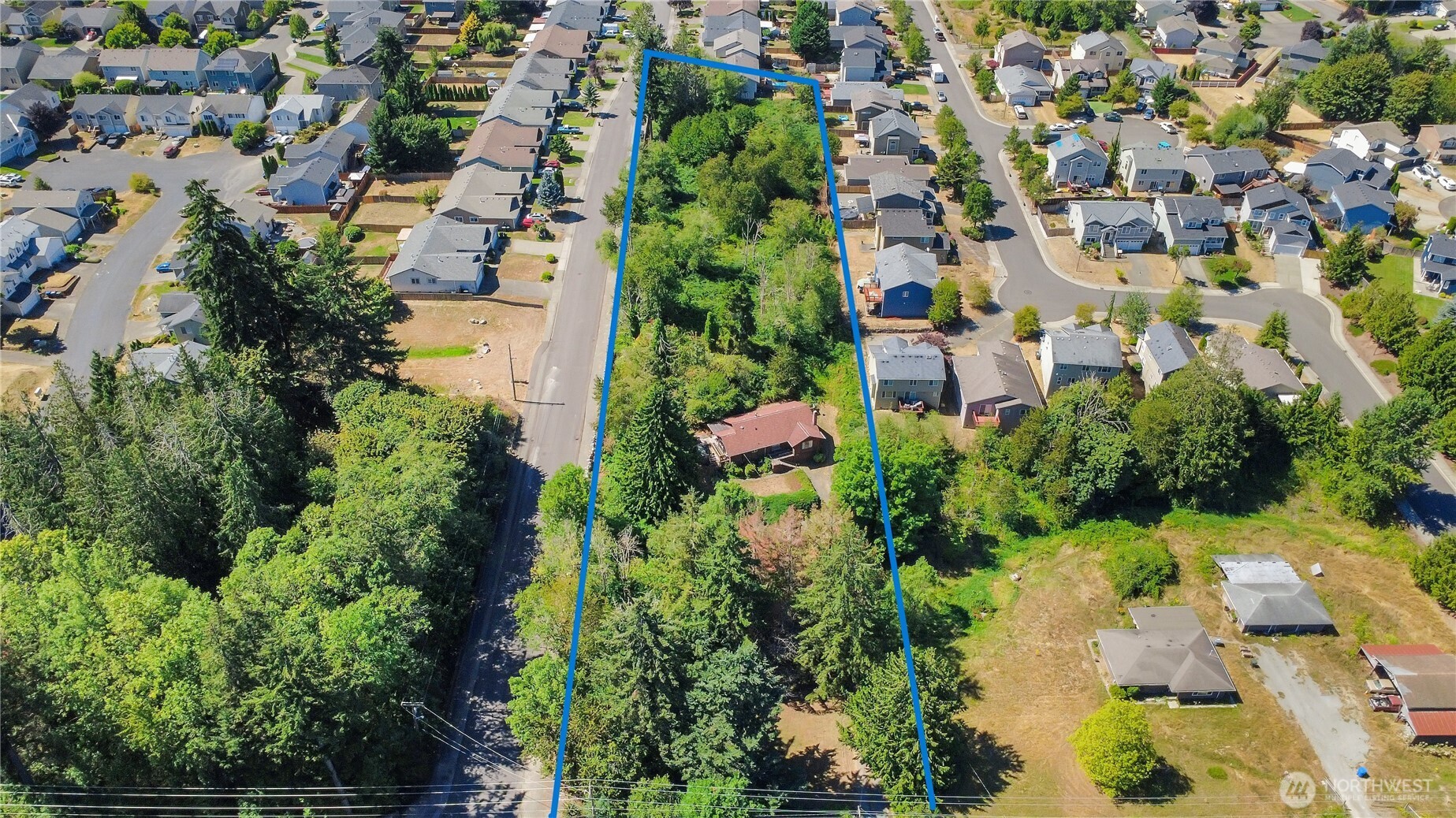 main property photo 30