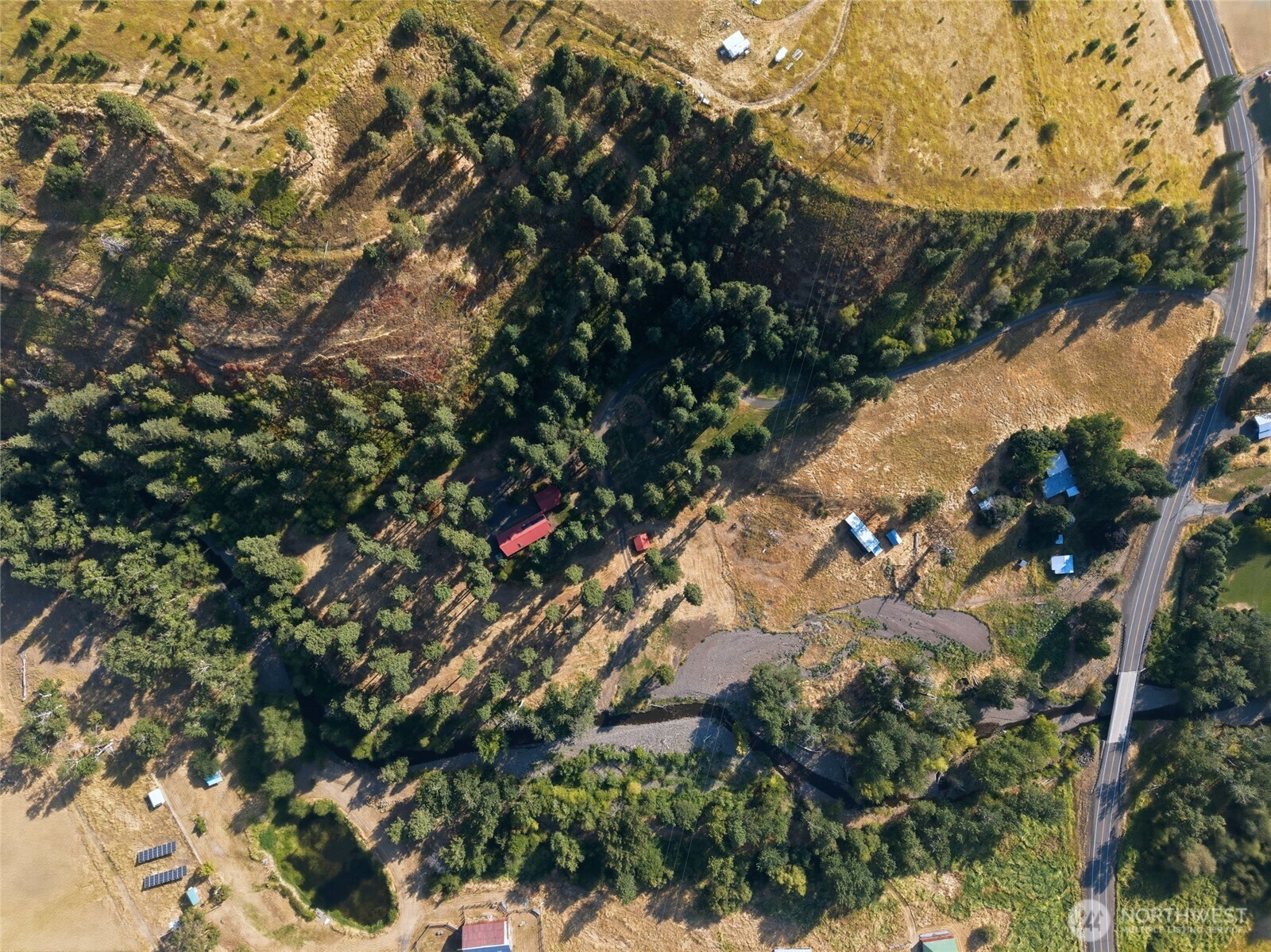 main property photo 37