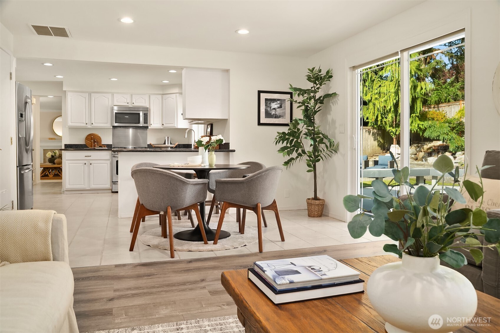 property viewer photo 15