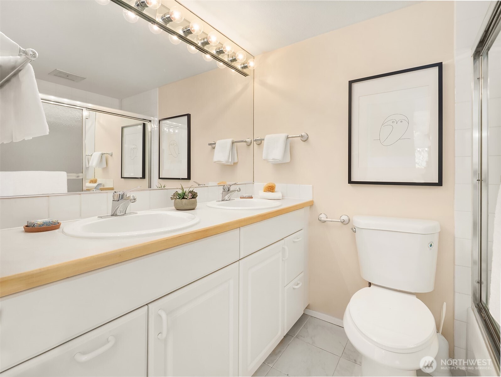 property viewer photo 23