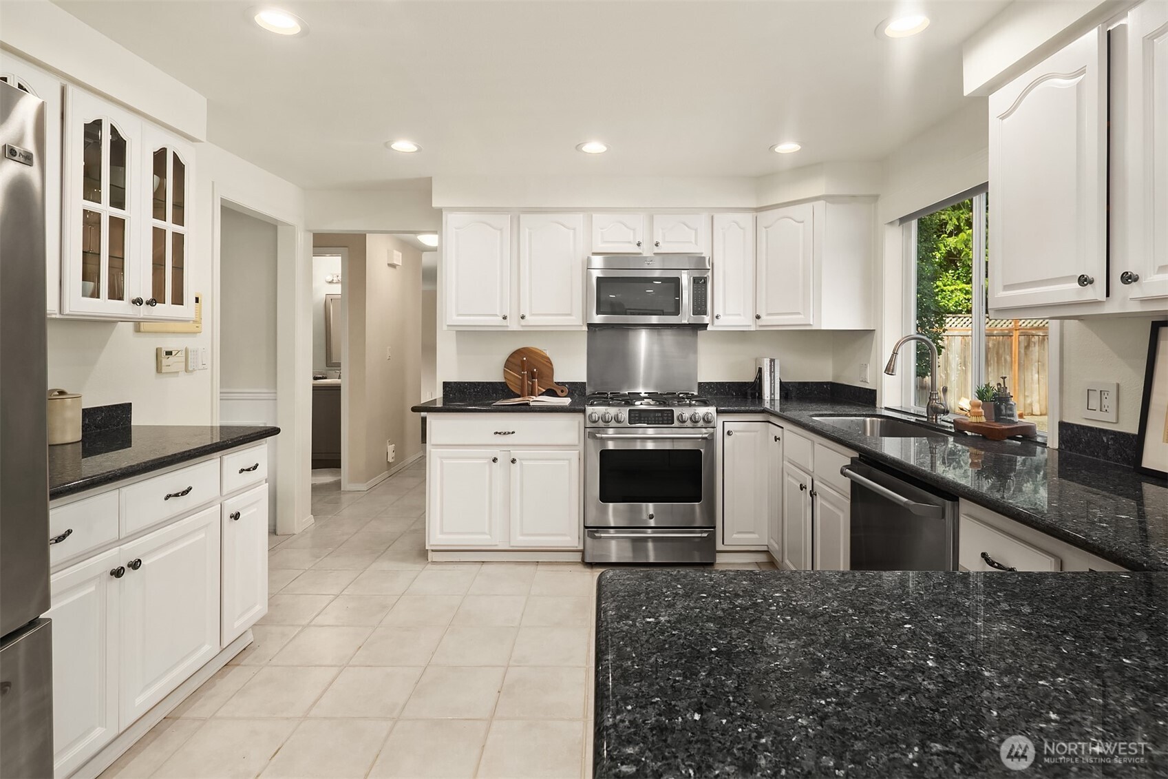 property viewer photo 7