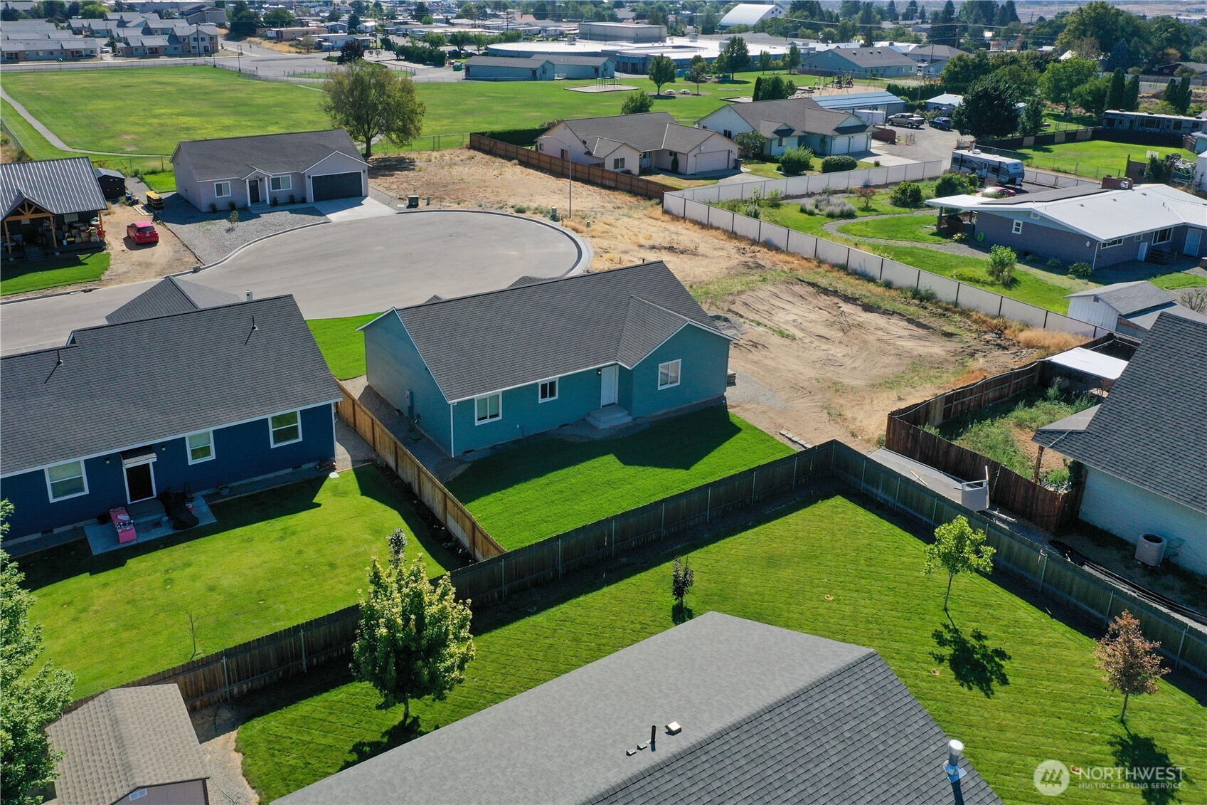 main property photo 4