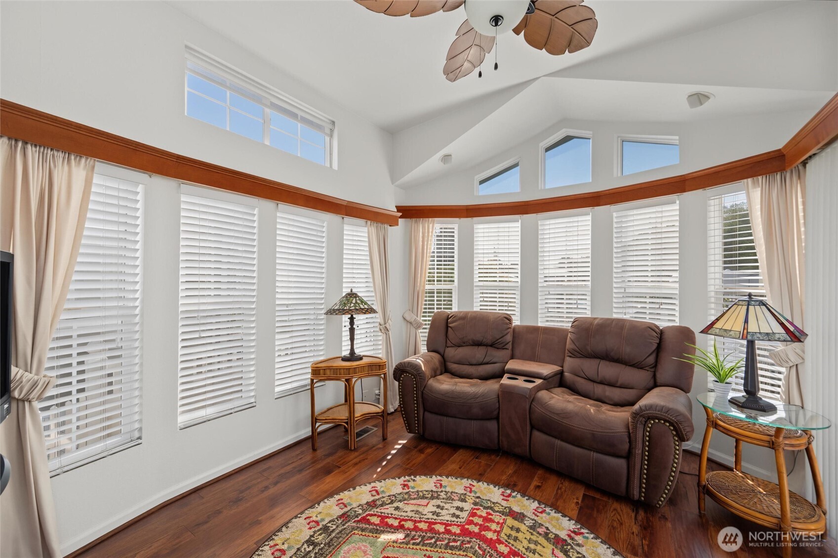 property viewer photo 10