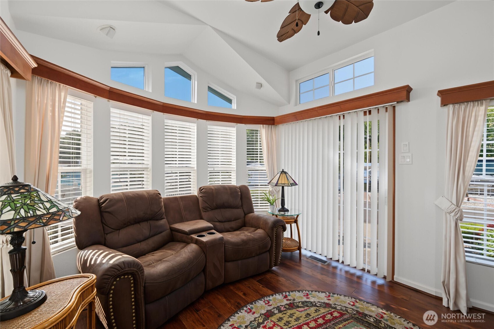 property viewer photo 11