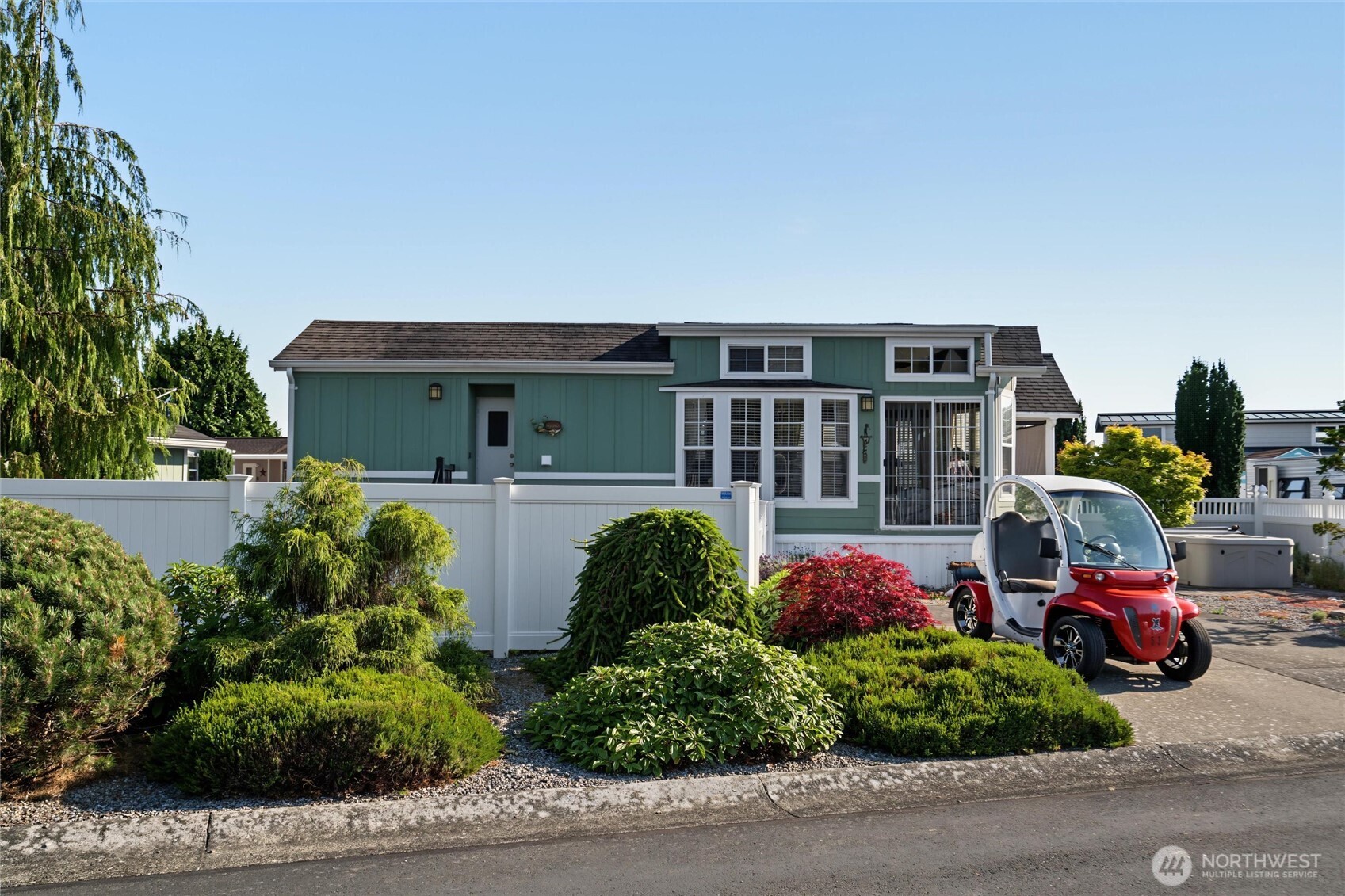 property viewer photo 2