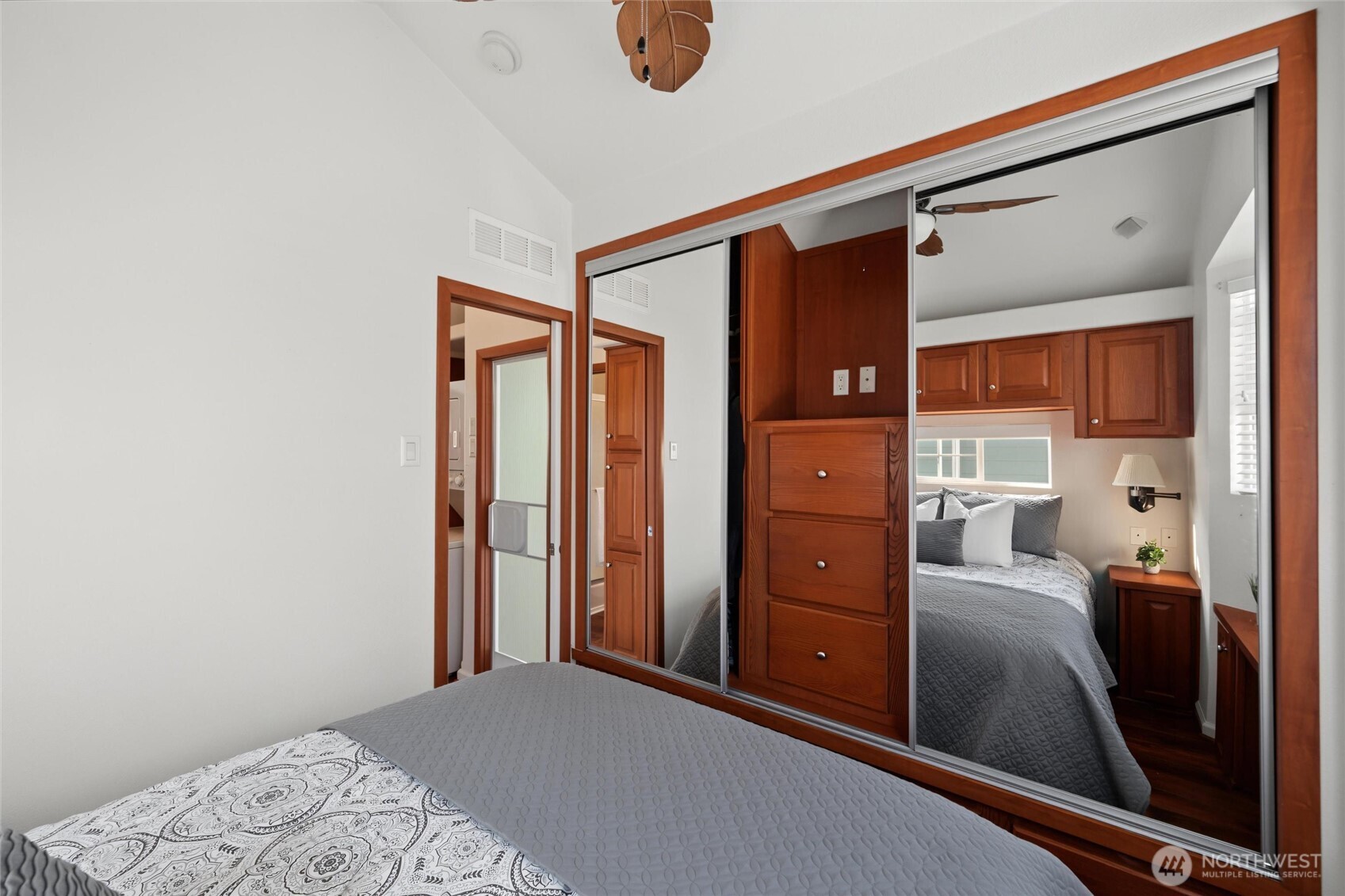 property viewer photo 20