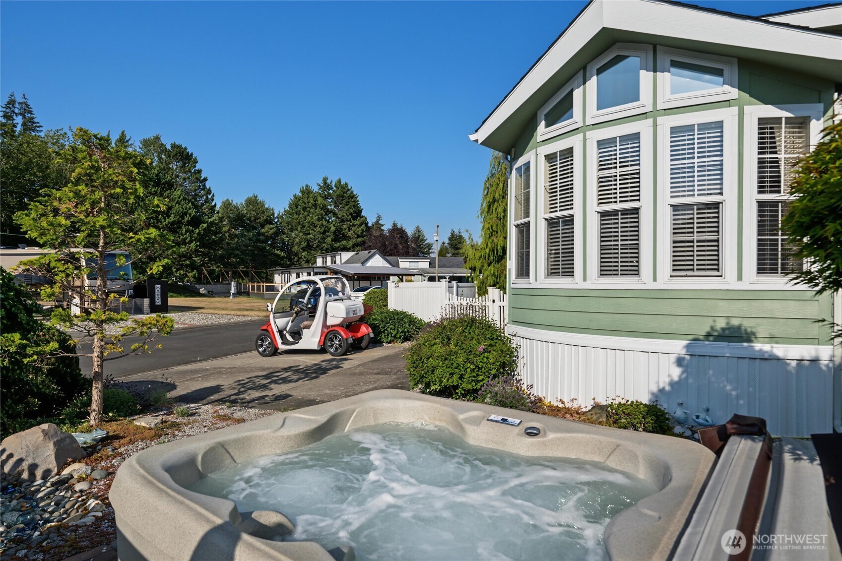 property viewer photo 8