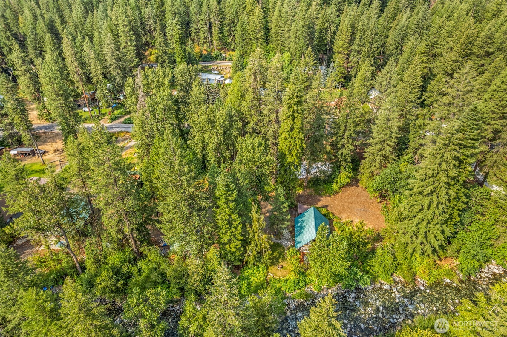 main property photo 32