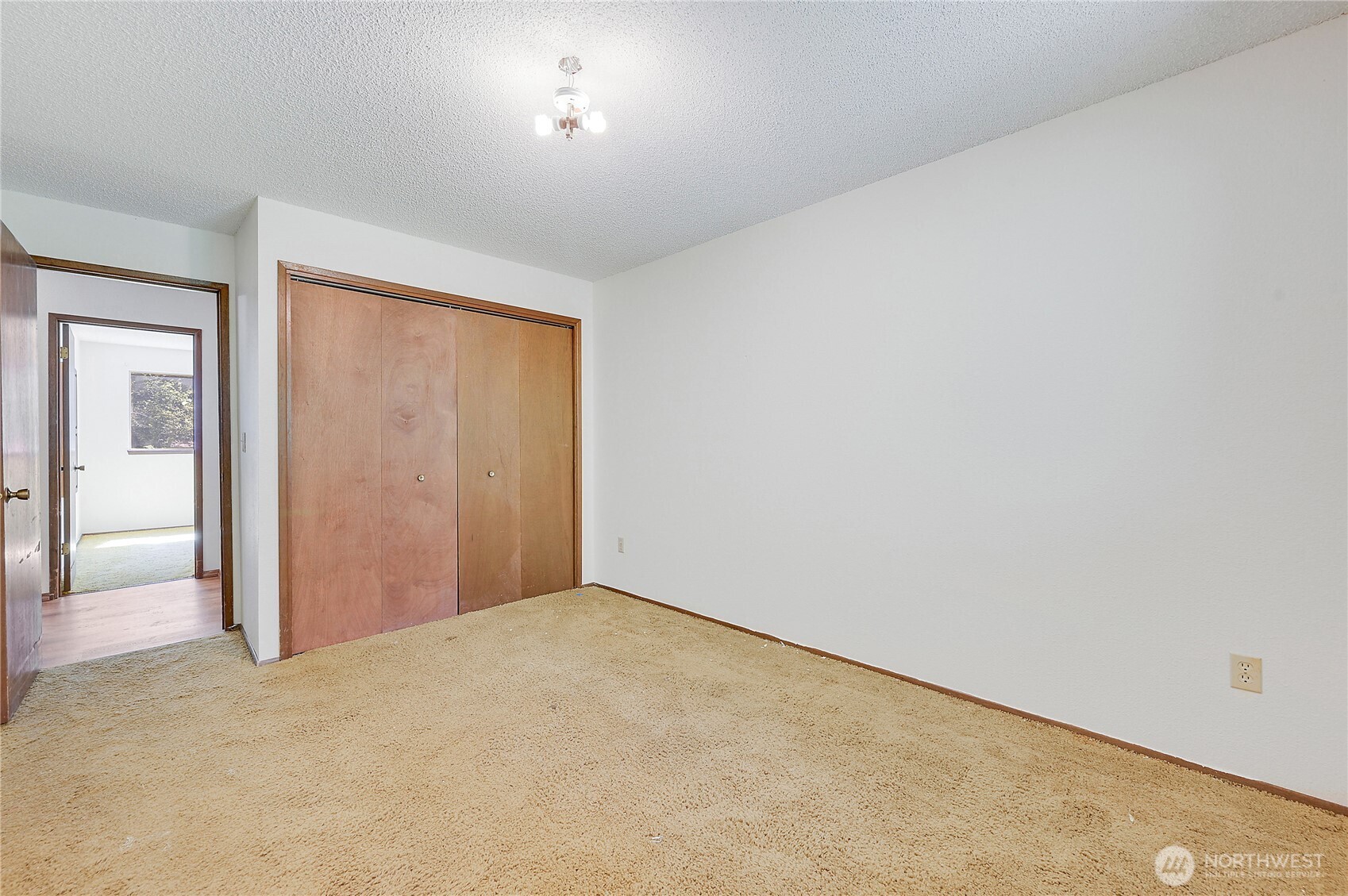 property viewer photo 35