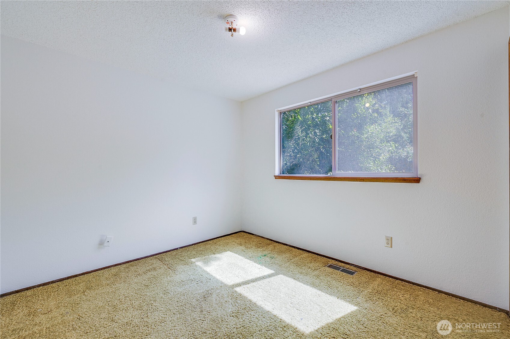 property viewer photo 37