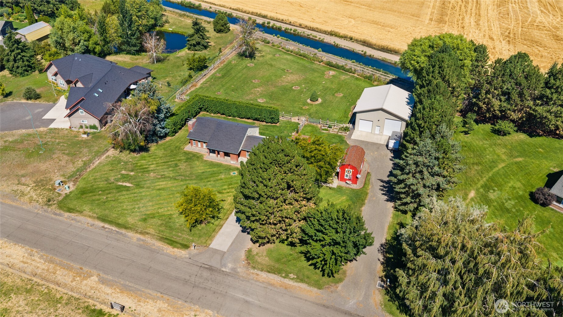 main property photo 38