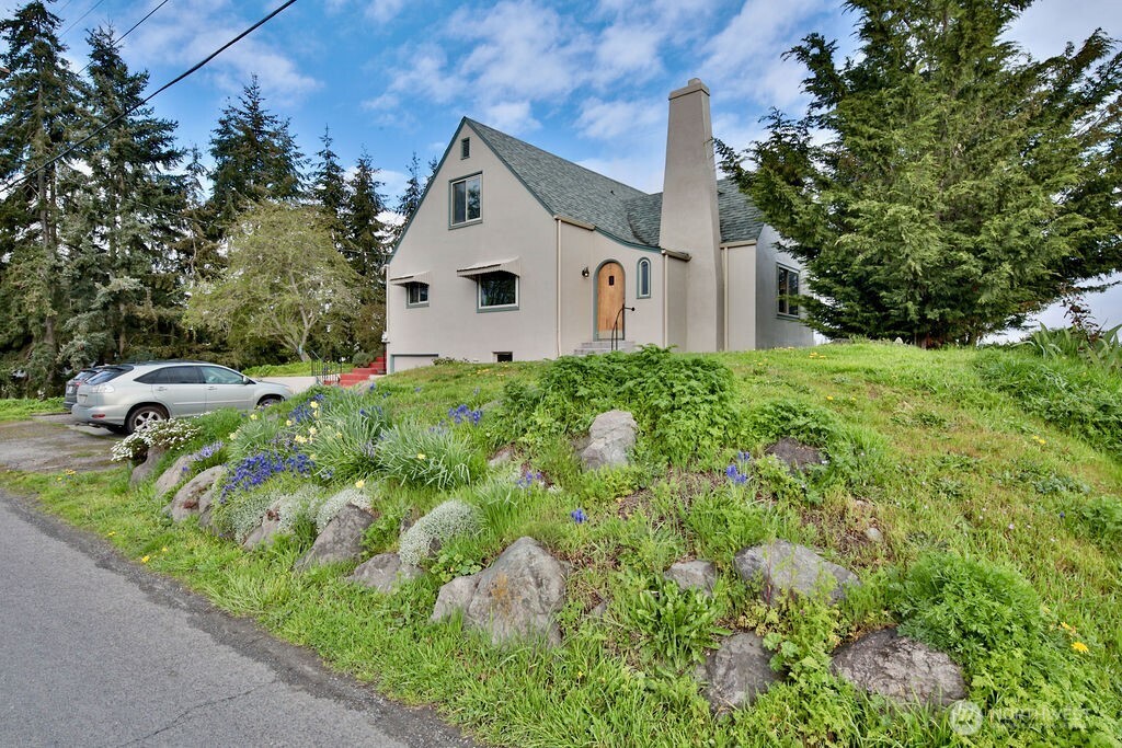 main property photo 0